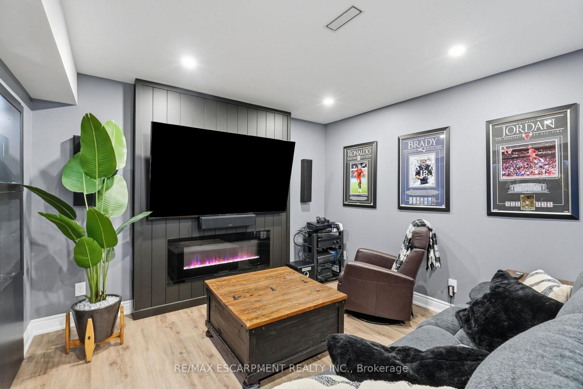 Photo 39 of 23 Forest Ridge Avenue, Hamilton, Waterdown — HOMEH
