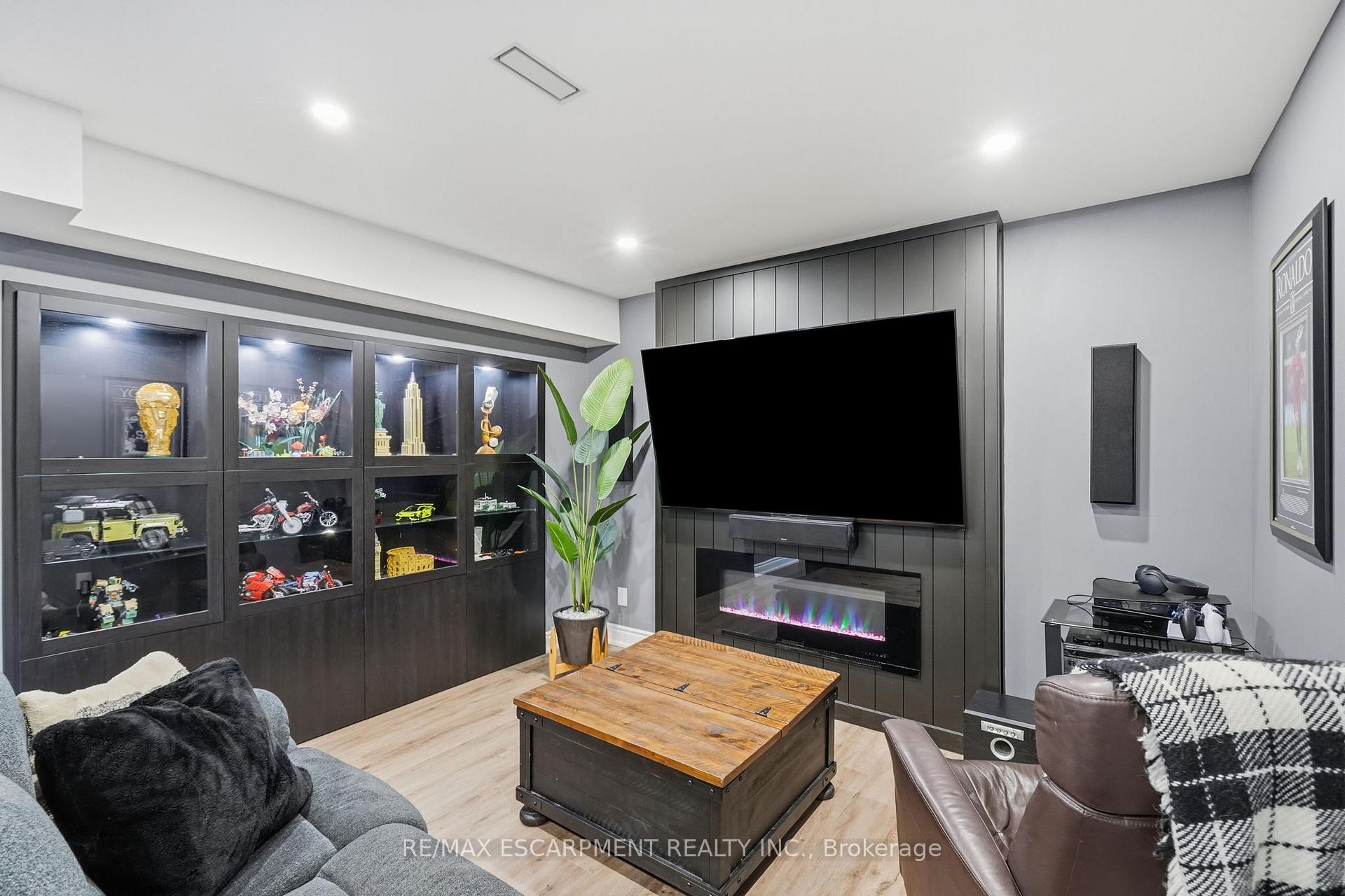 Photo 40 of 23 Forest Ridge Avenue, Hamilton, Waterdown — HOMEH