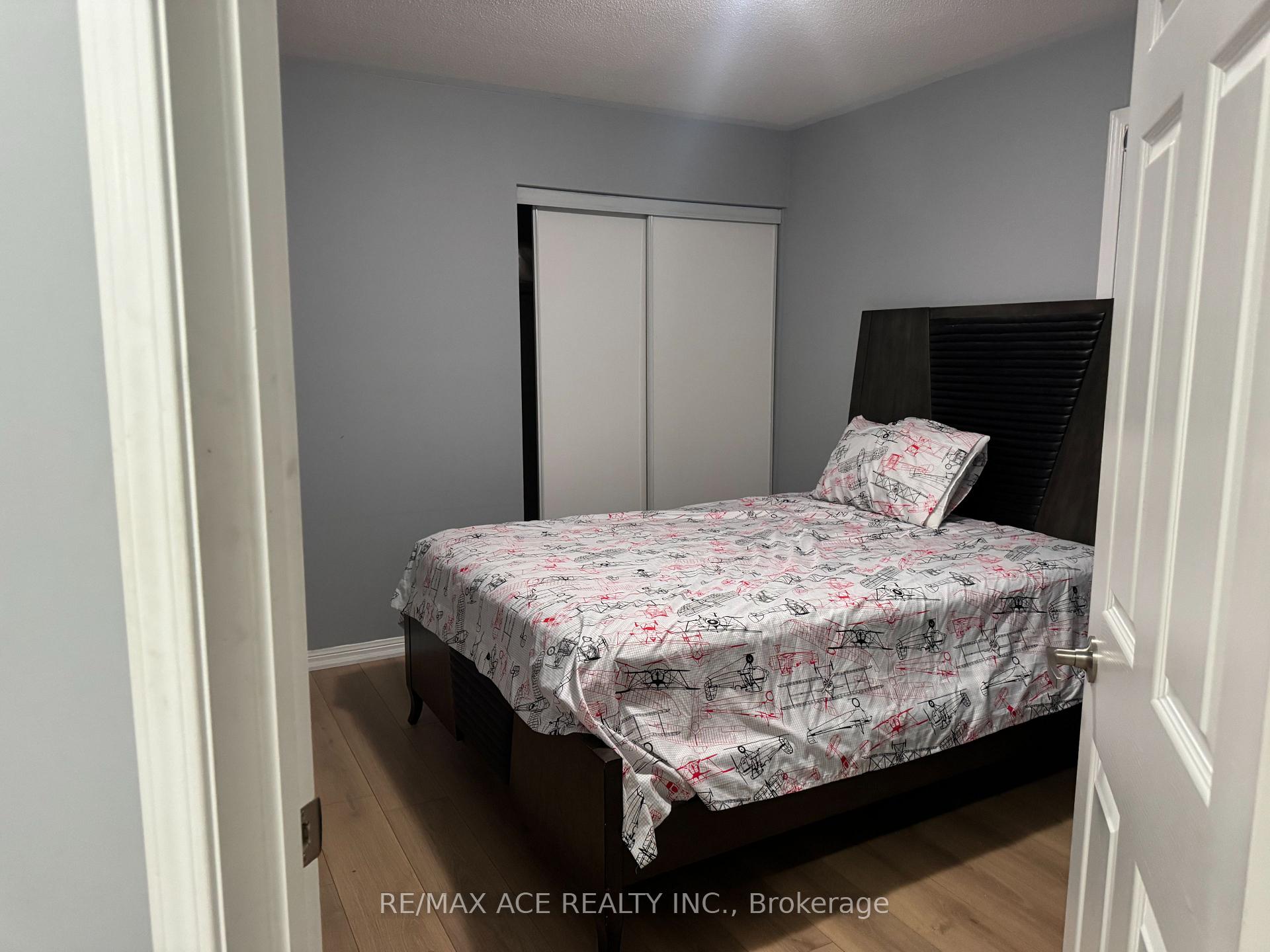 Photo 2 of Unit Room 2, 1851 Parkhurst Crescent, Pickering, Duffin Heights — HOMEH