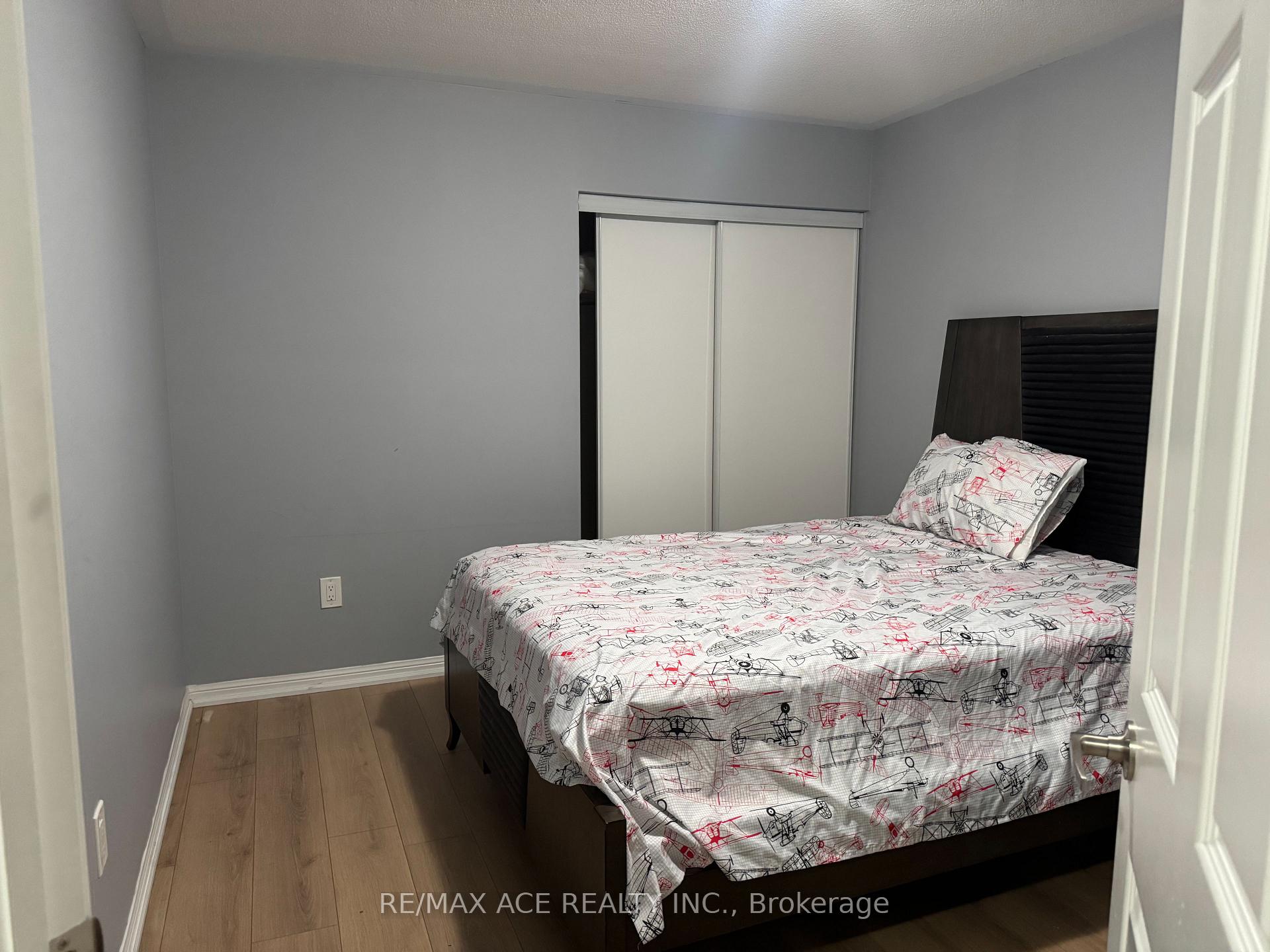 Photo 3 of Unit Room 2, 1851 Parkhurst Crescent, Pickering, Duffin Heights — HOMEH