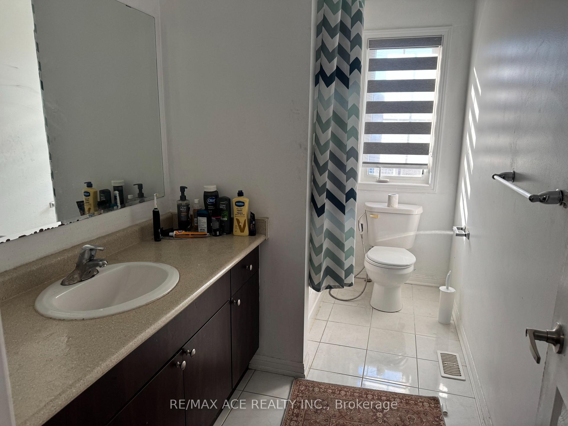 Photo 6 of Unit Room 2, 1851 Parkhurst Crescent, Pickering, Duffin Heights — HOMEH