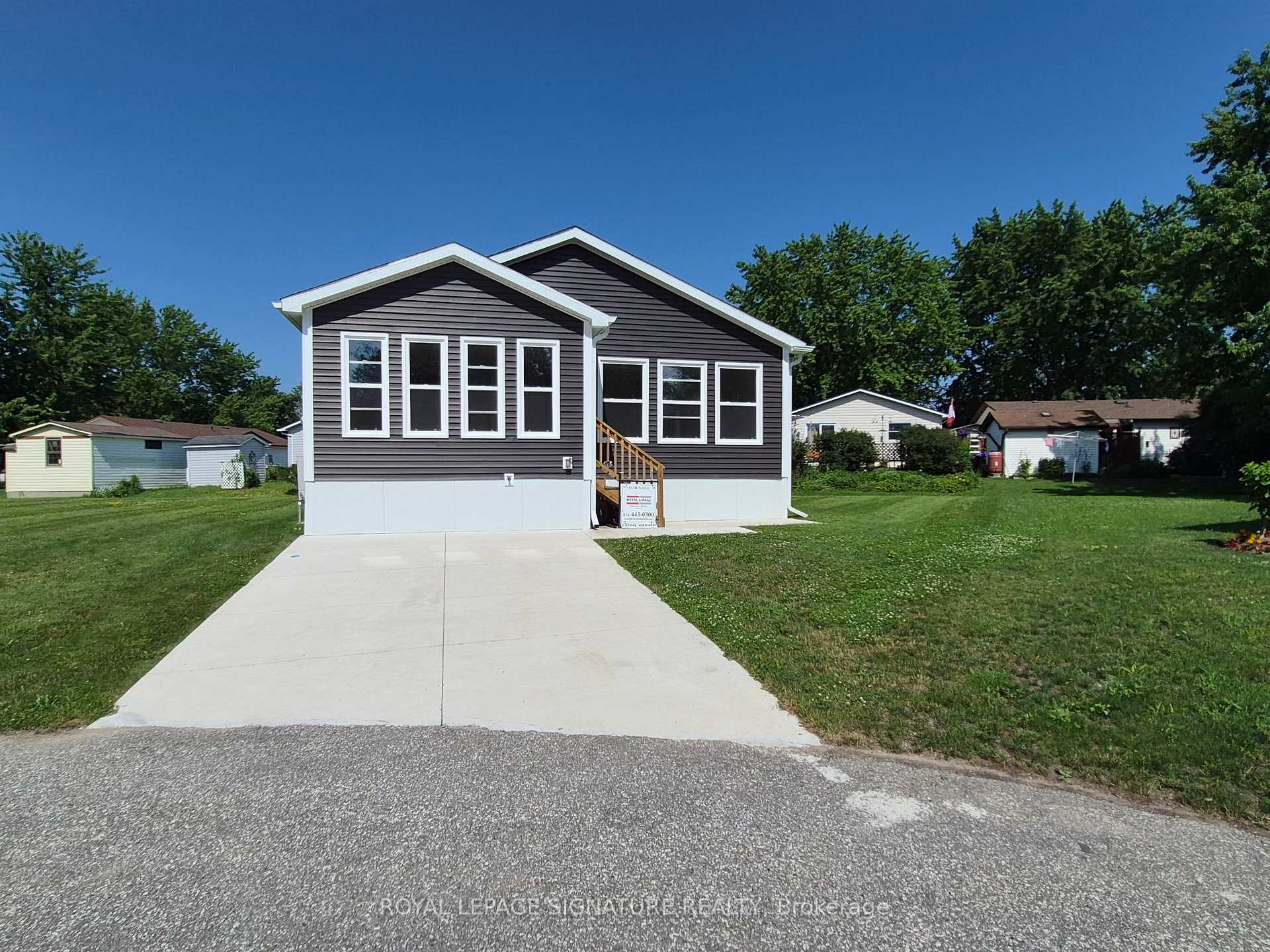 Photo 3 of 18 Briarwood Place, Innisfil, Cookstown — HOMEH