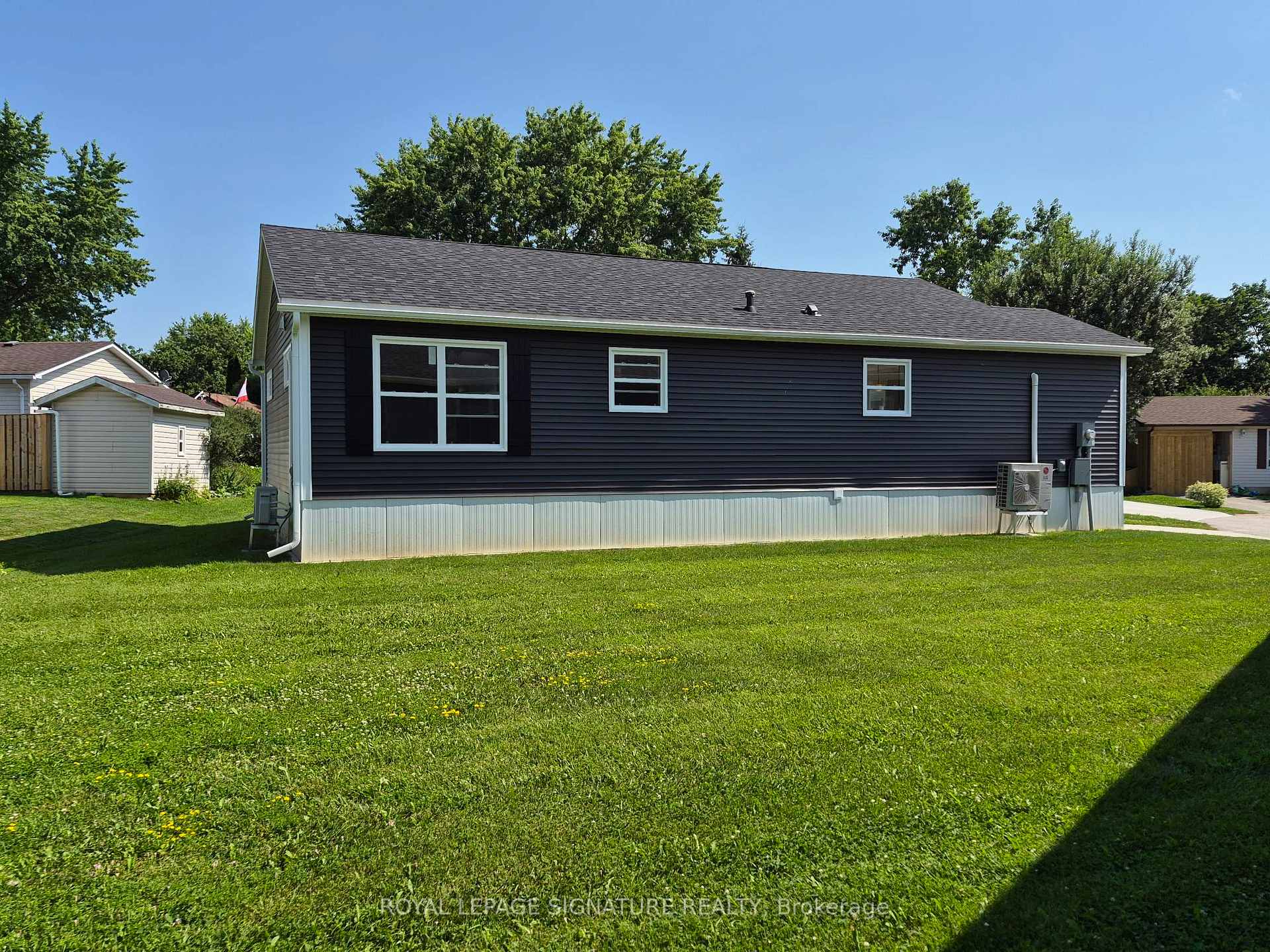 Photo 5 of 18 Briarwood Place, Innisfil, Cookstown — HOMEH