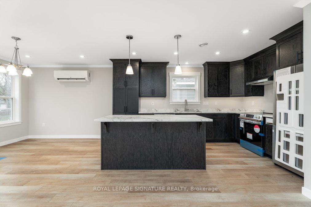 Photo 7 of 18 Briarwood Place, Innisfil, Cookstown — HOMEH