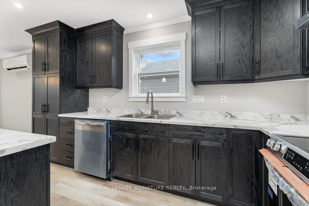 Photo 13 of 18 Briarwood Place, Innisfil, Cookstown — HOMEH