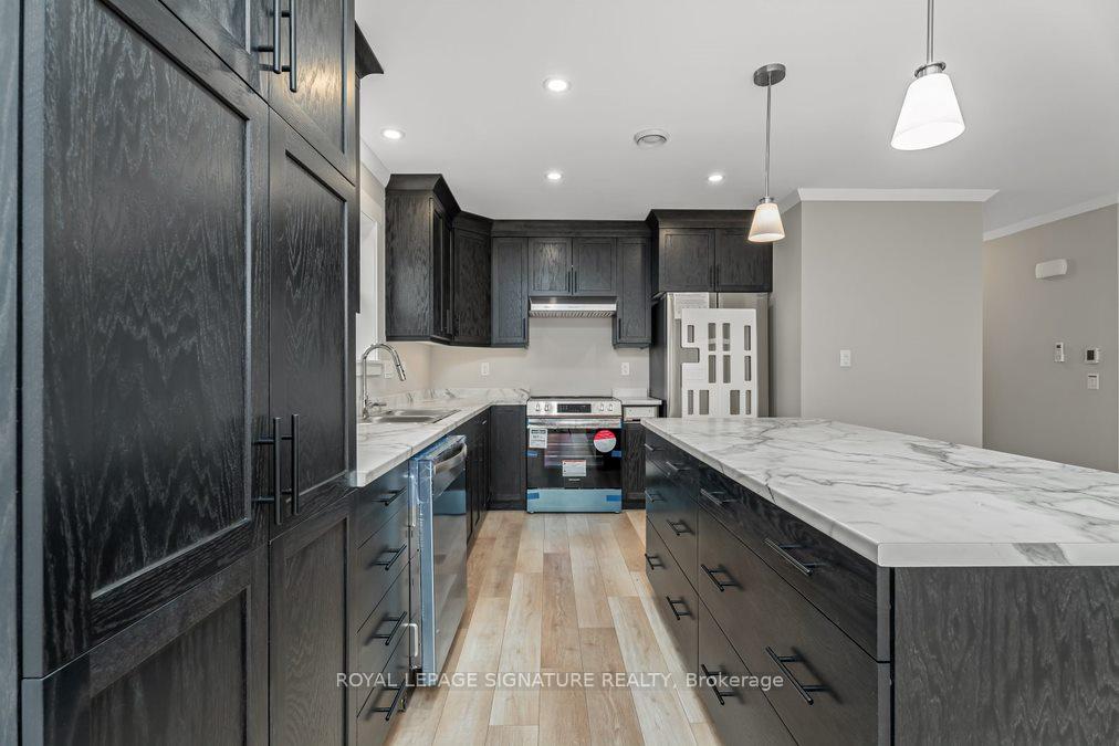Photo 15 of 18 Briarwood Place, Innisfil, Cookstown — HOMEH