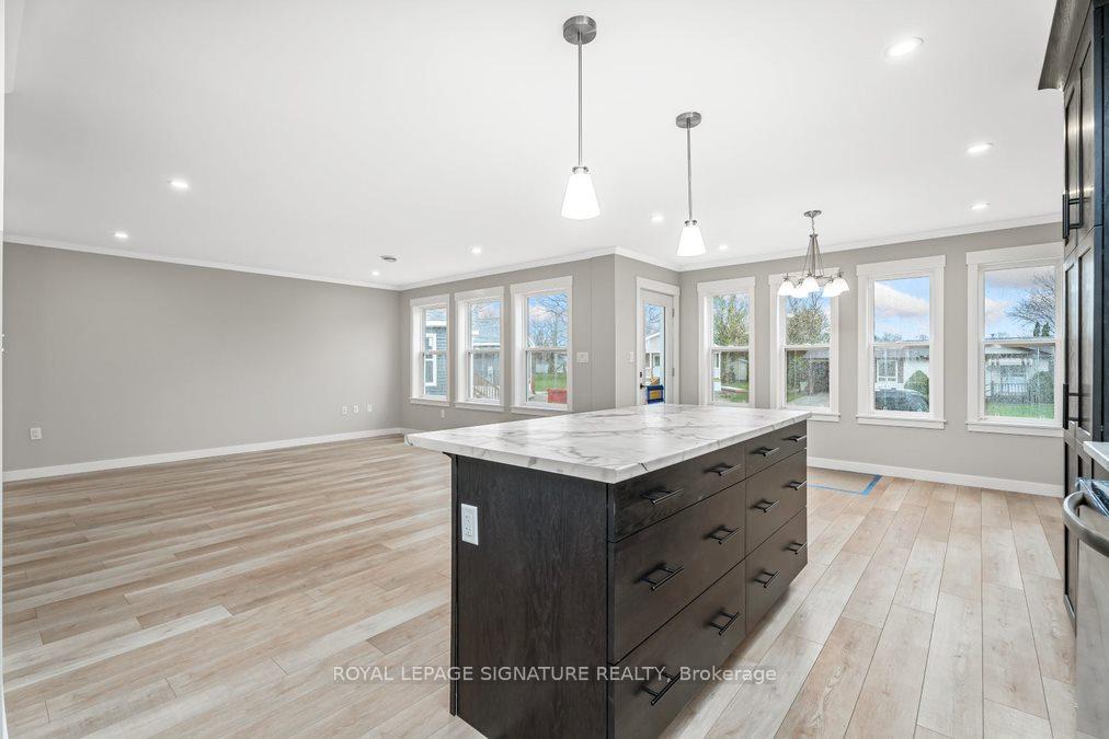 Photo 17 of 18 Briarwood Place, Innisfil, Cookstown — HOMEH