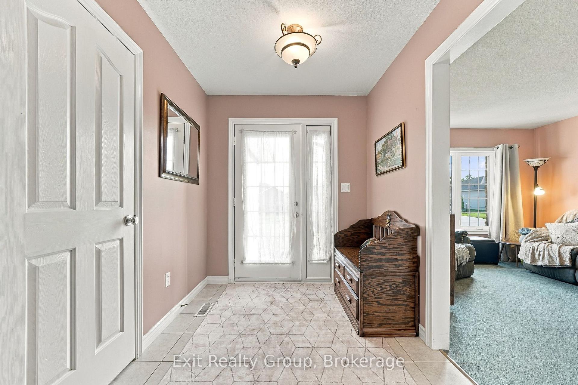 Photo 4 of 17 Aletha Drive, Prince Edward County, Wellington Ward — HOMEH