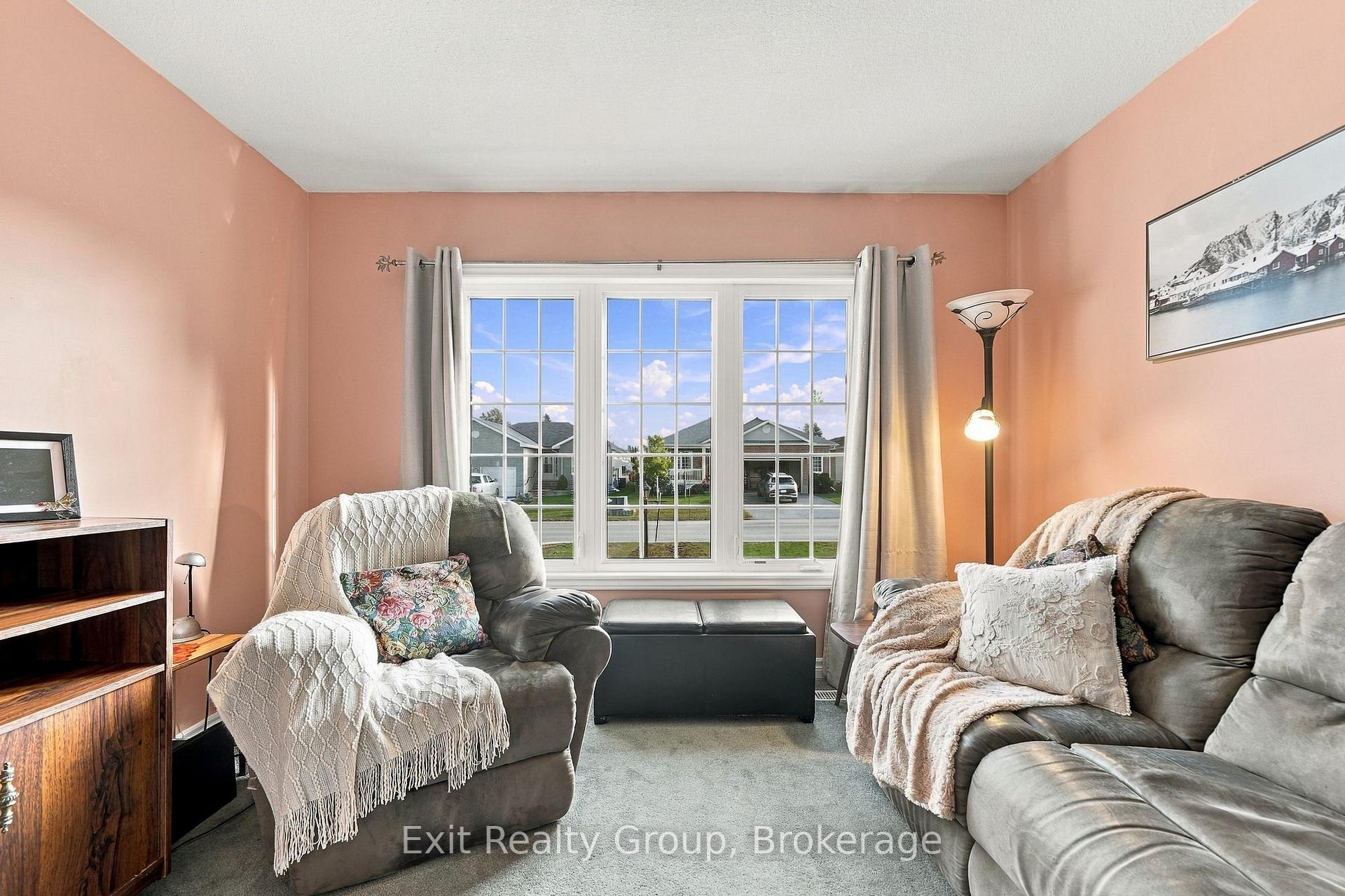 Photo 7 of 17 Aletha Drive, Prince Edward County, Wellington Ward — HOMEH