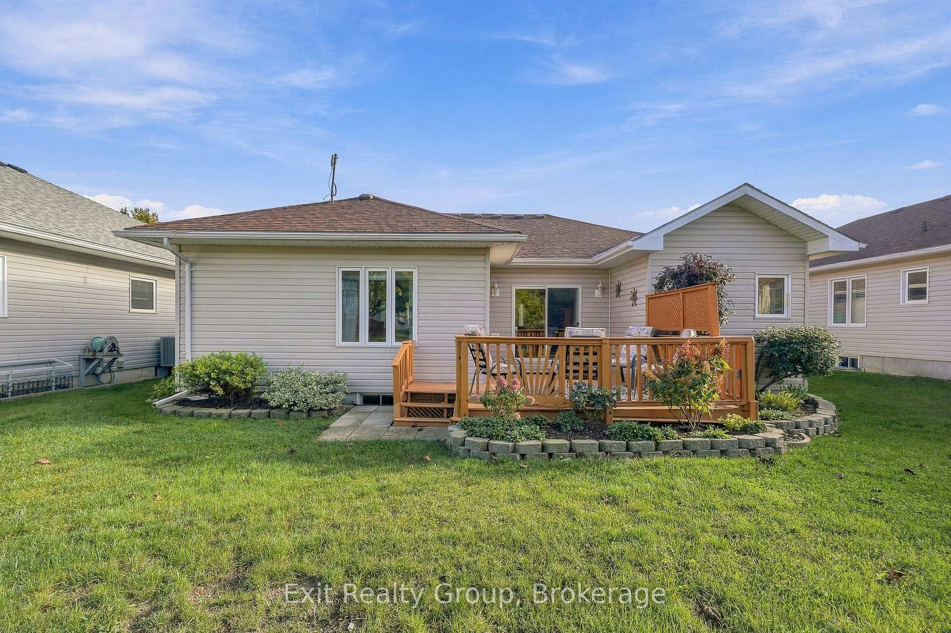 Photo 31 of 17 Aletha Drive, Prince Edward County, Wellington Ward — HOMEH