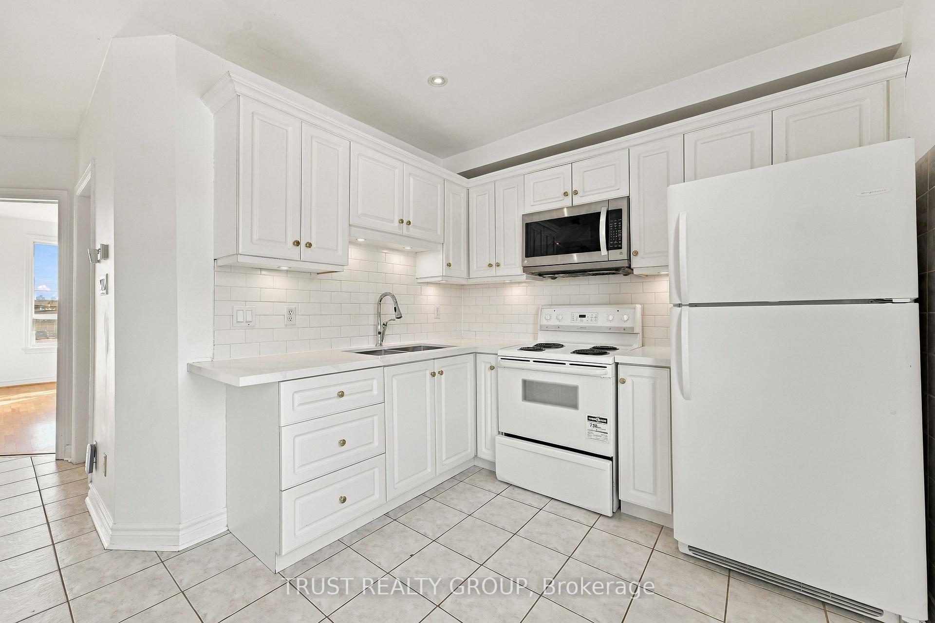 Photo 6 of Unit 2nd & 3rd Floor, 2279 Dundas Street W, Toronto, High Park-Swansea — HOMEH