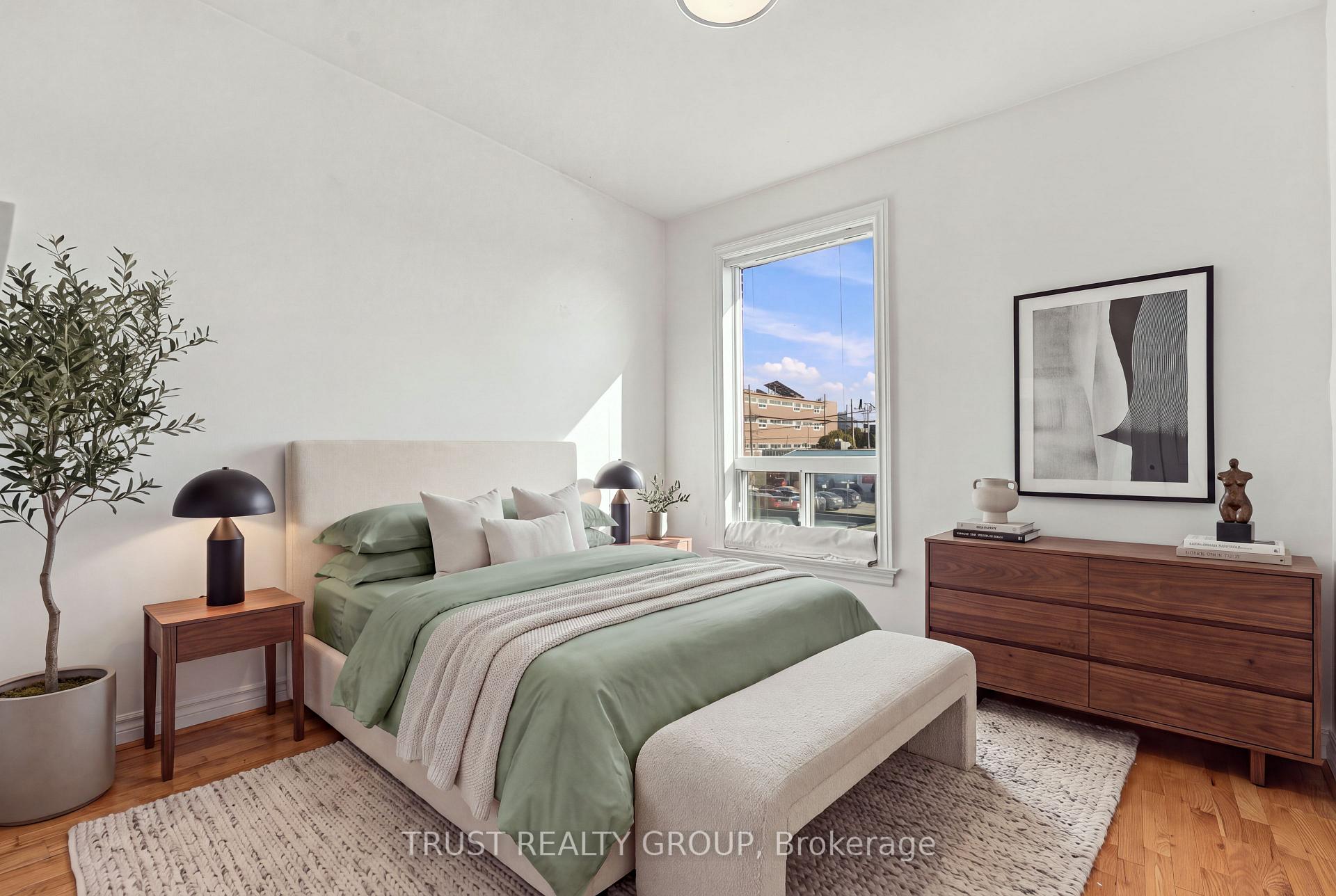 Photo 12 of Unit 2nd & 3rd Floor, 2279 Dundas Street W, Toronto, High Park-Swansea — HOMEH
