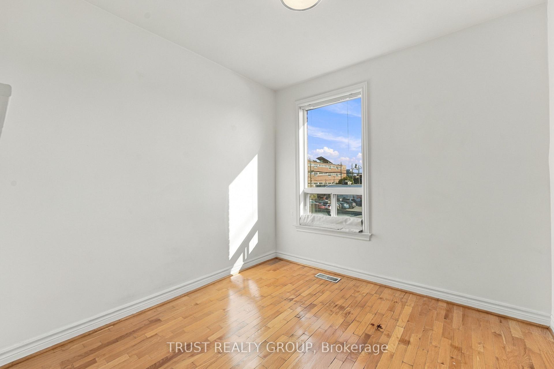 Photo 13 of Unit 2nd & 3rd Floor, 2279 Dundas Street W, Toronto, High Park-Swansea — HOMEH