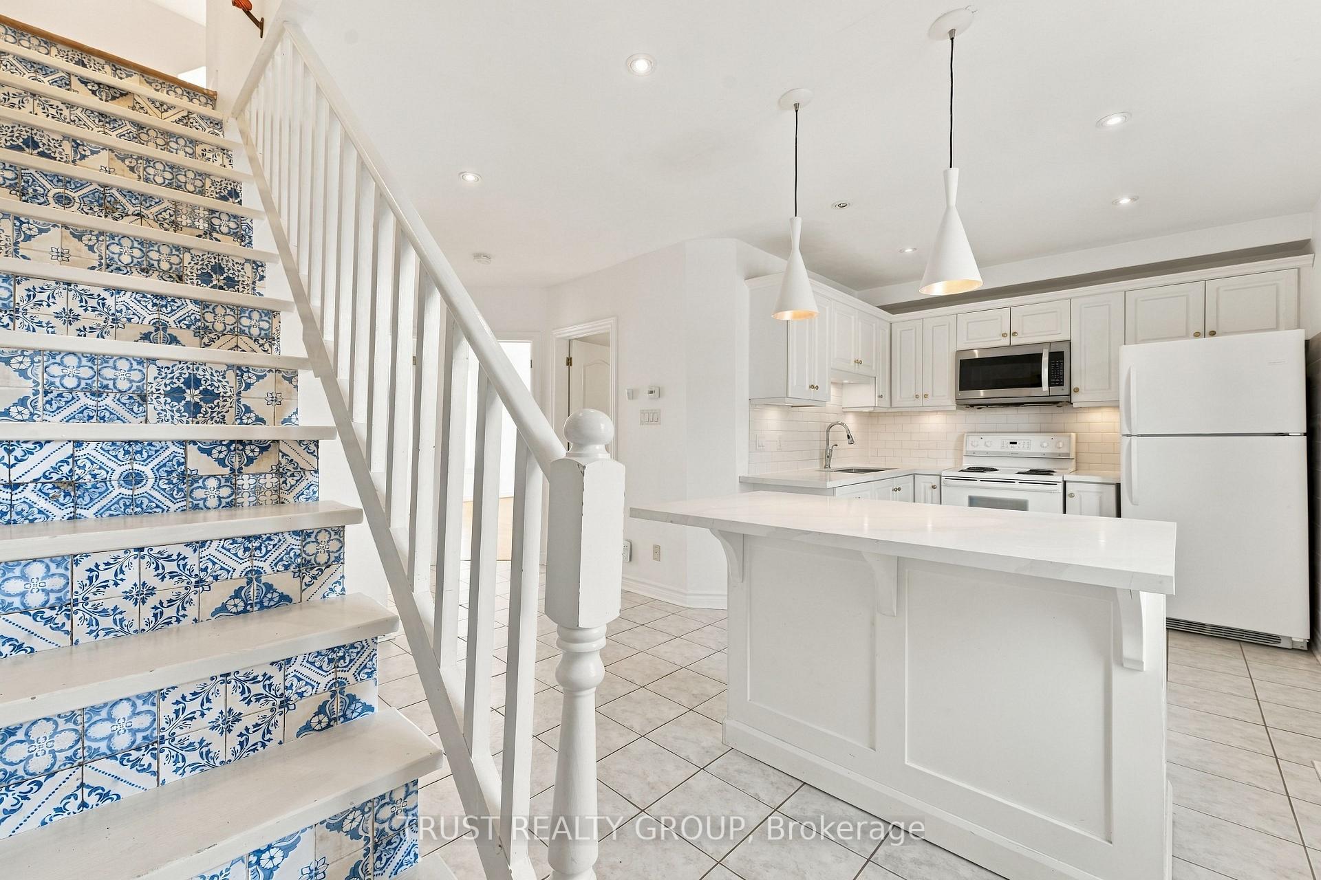 Photo 16 of Unit 2nd & 3rd Floor, 2279 Dundas Street W, Toronto, High Park-Swansea — HOMEH