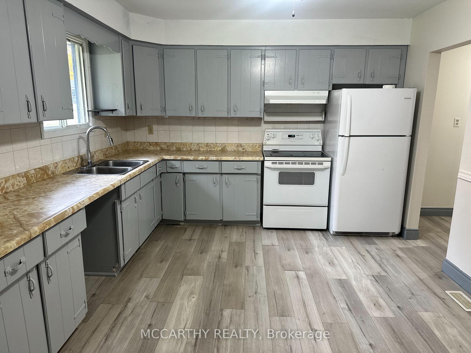 Photo 4 of Unit B, 644 Main Street, Shelburne — HOMEH