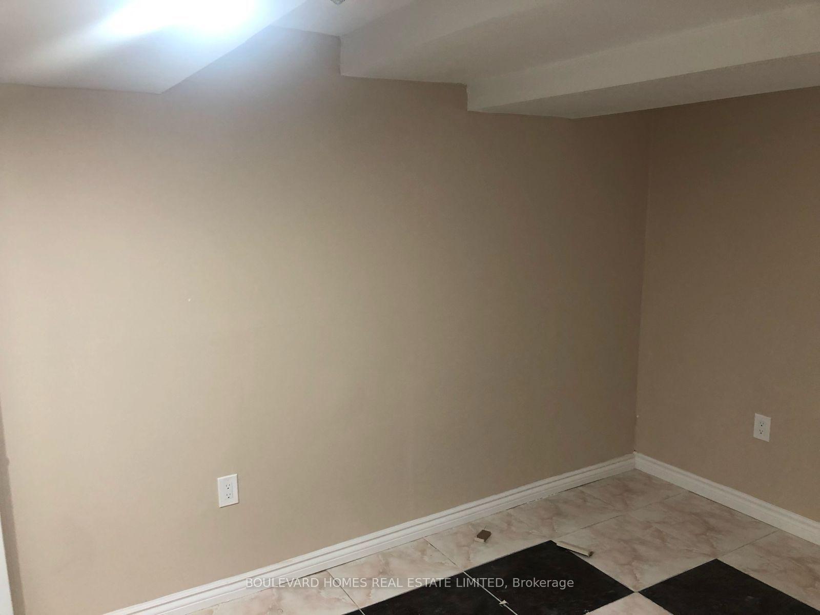 Photo 8 of Unit Basement, 126 Valonia Drive, Brampton, Brampton North — HOMEH