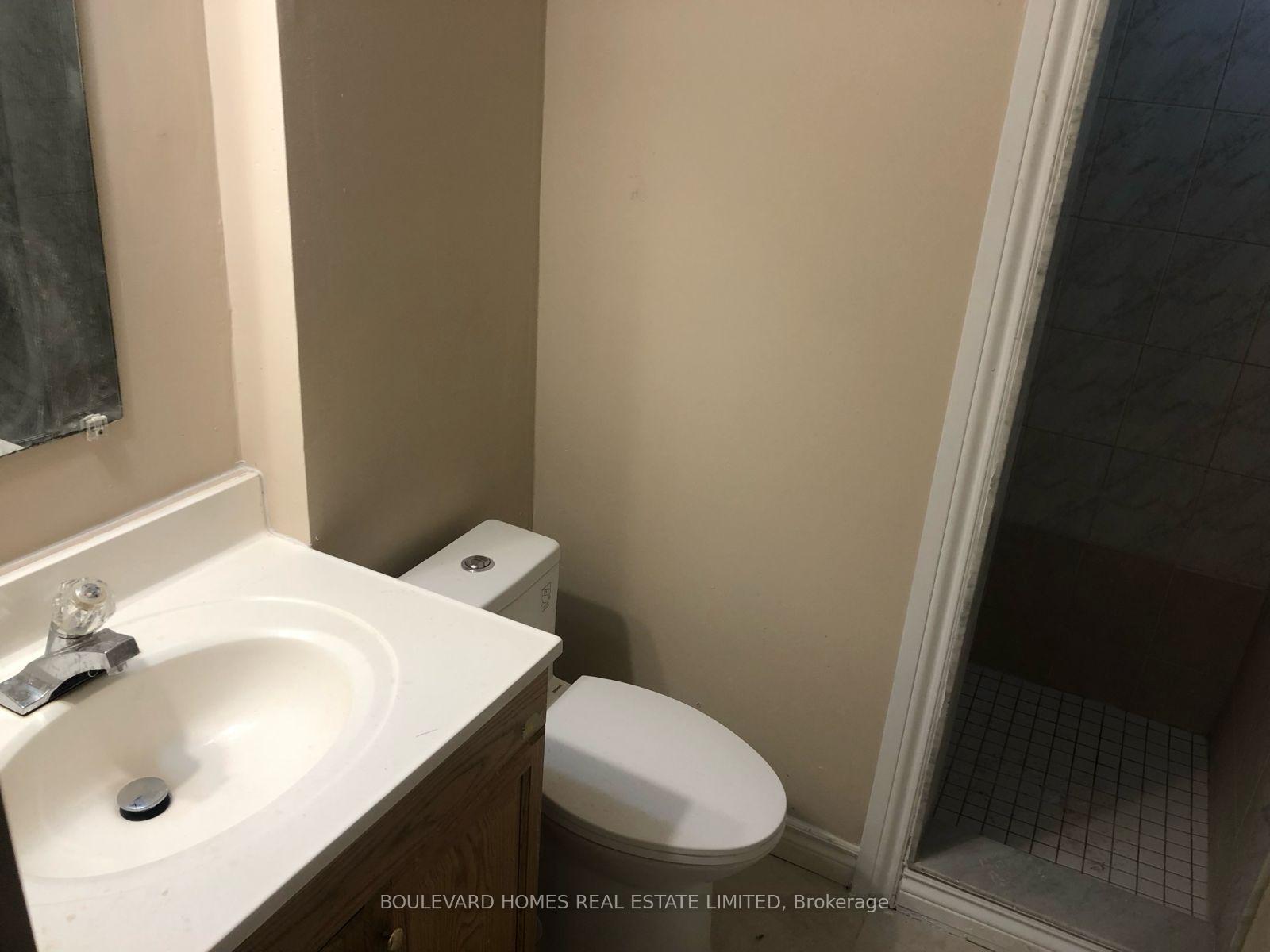 Photo 9 of Unit Basement, 126 Valonia Drive, Brampton, Brampton North — HOMEH