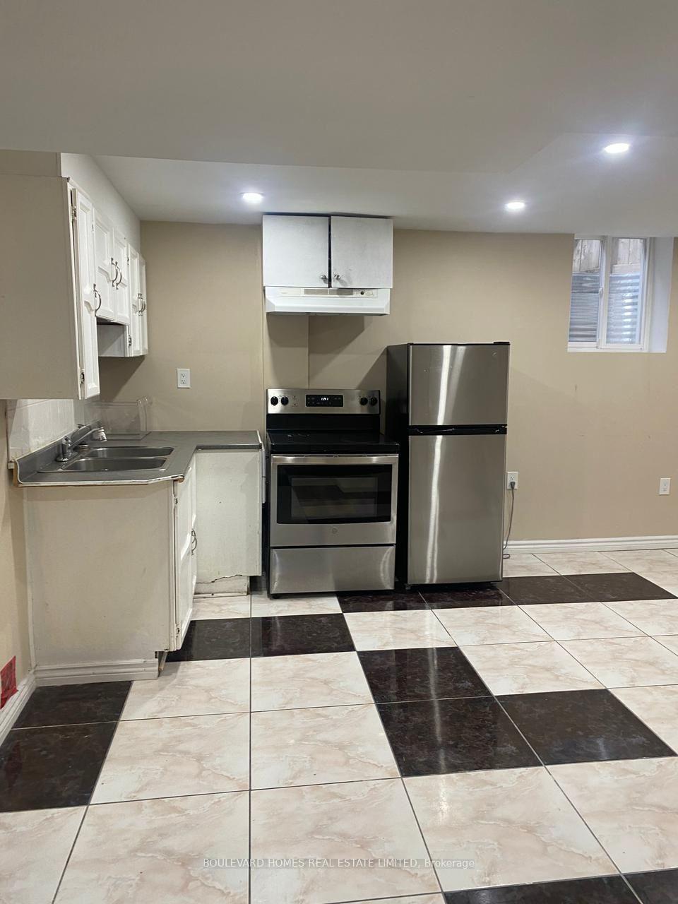Photo 13 of Unit Basement, 126 Valonia Drive, Brampton, Brampton North — HOMEH