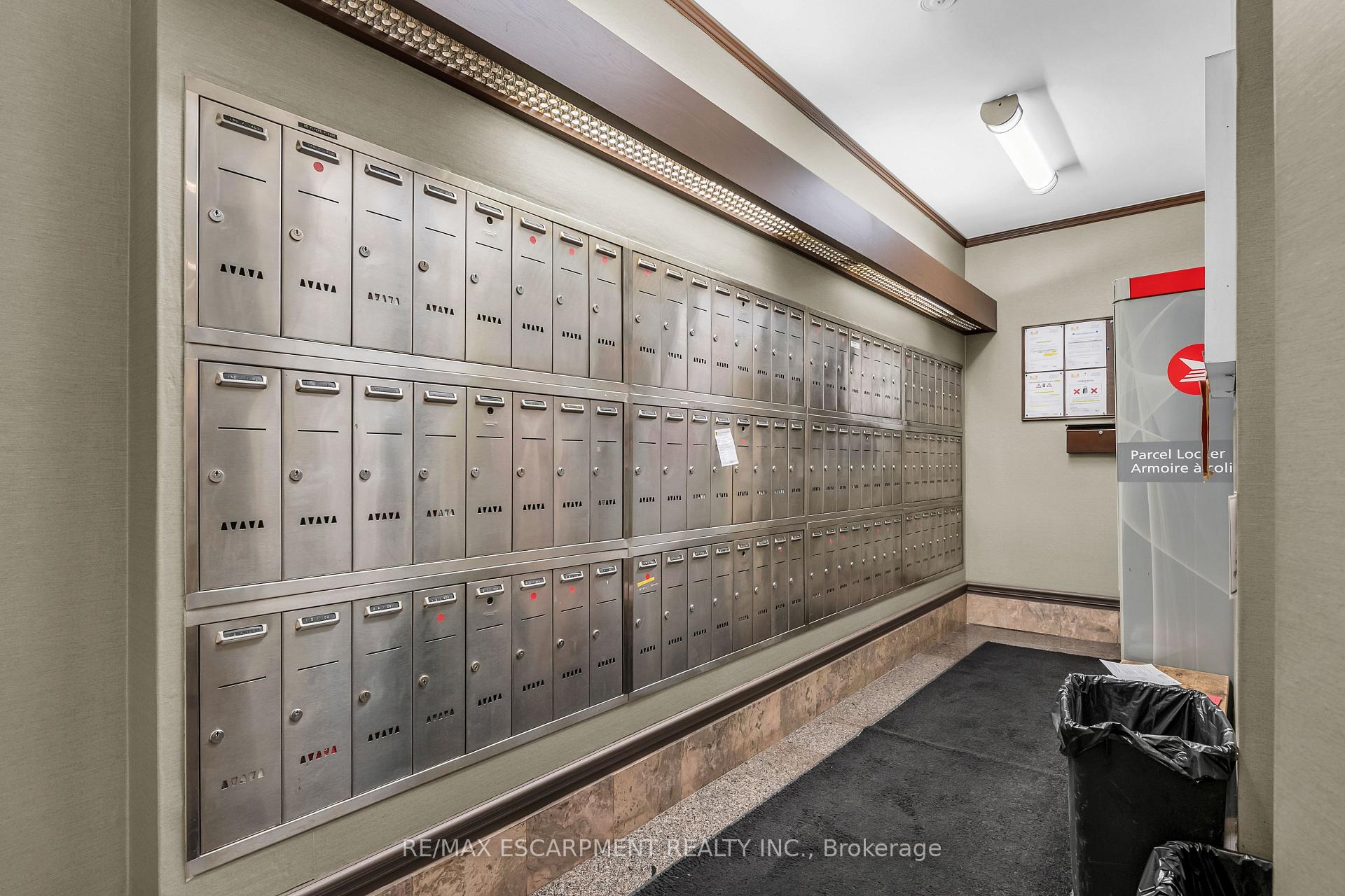 Photo 6 of Unit 203, 67 Caroline Street S, Hamilton, Durand — HOMEH