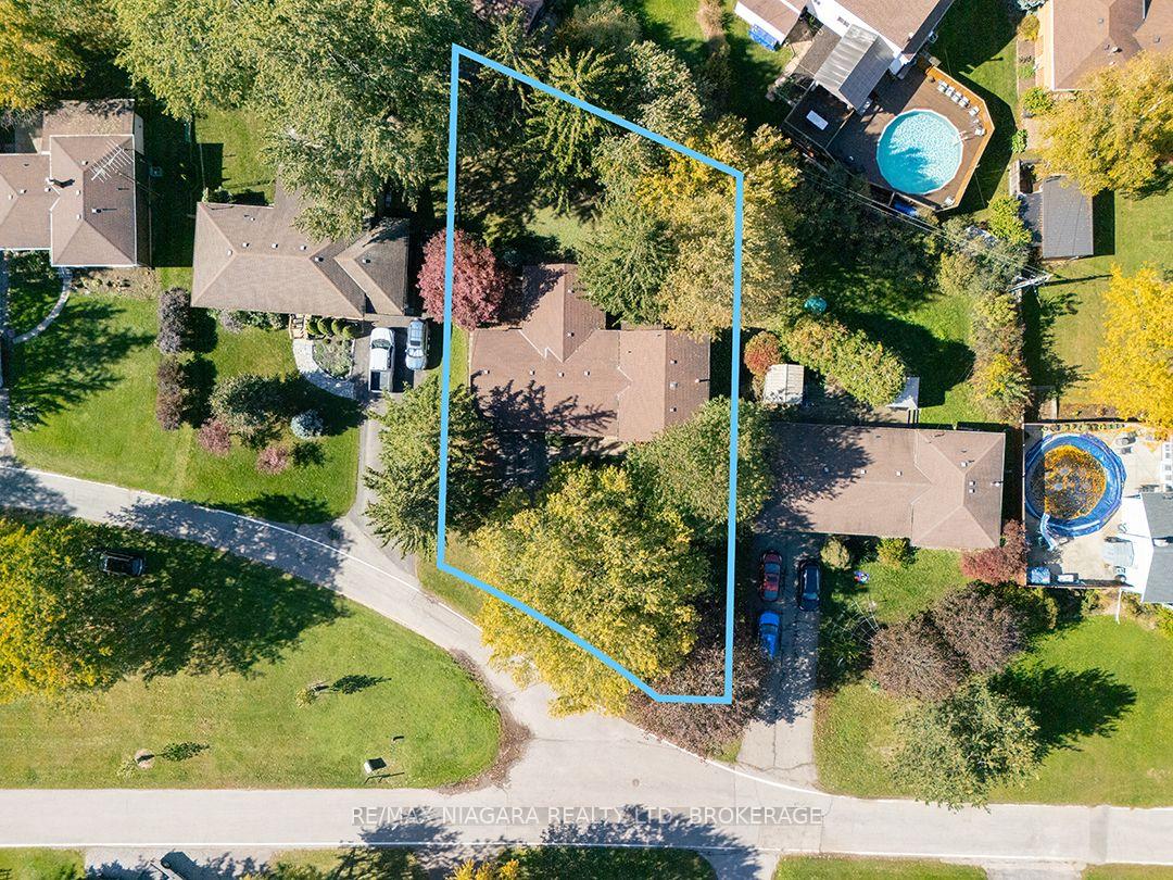 Photo 2 of 29 Runnymede Road, Port Colborne, Main Street — HOMEH