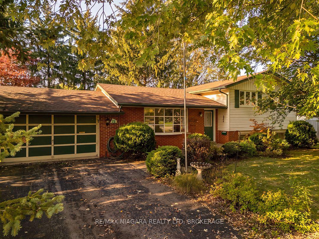 Photo 4 of 29 Runnymede Road, Port Colborne, Main Street — HOMEH