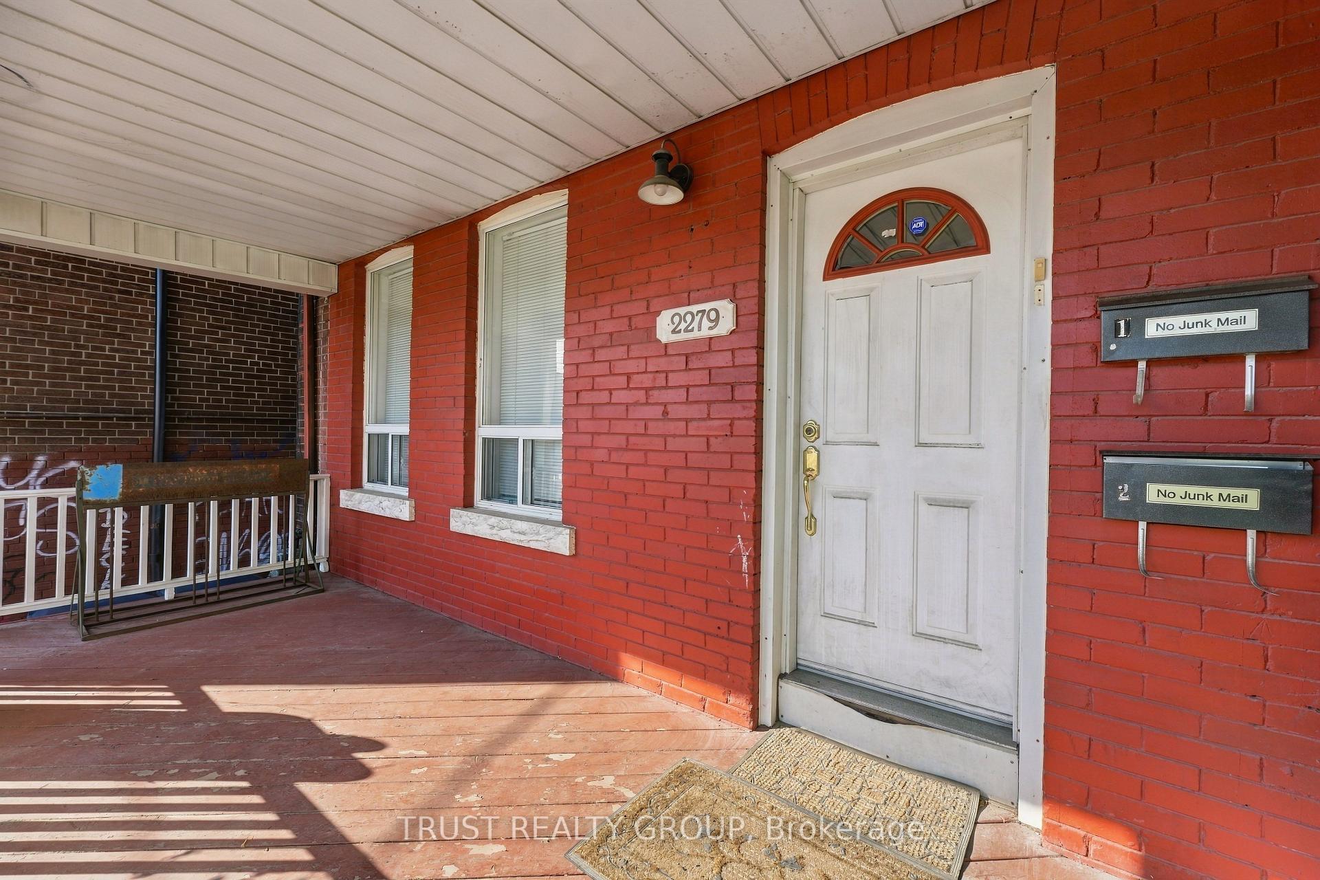 Photo 7 of Unit Main & Basement, 2279 Dundas Street W, Toronto, High Park-Swansea — HOMEH