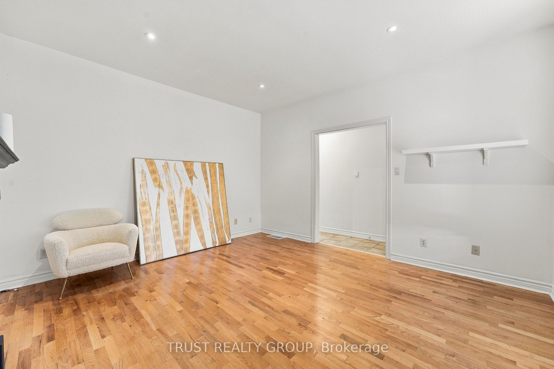 Photo 8 of Unit Main & Basement, 2279 Dundas Street W, Toronto, High Park-Swansea — HOMEH