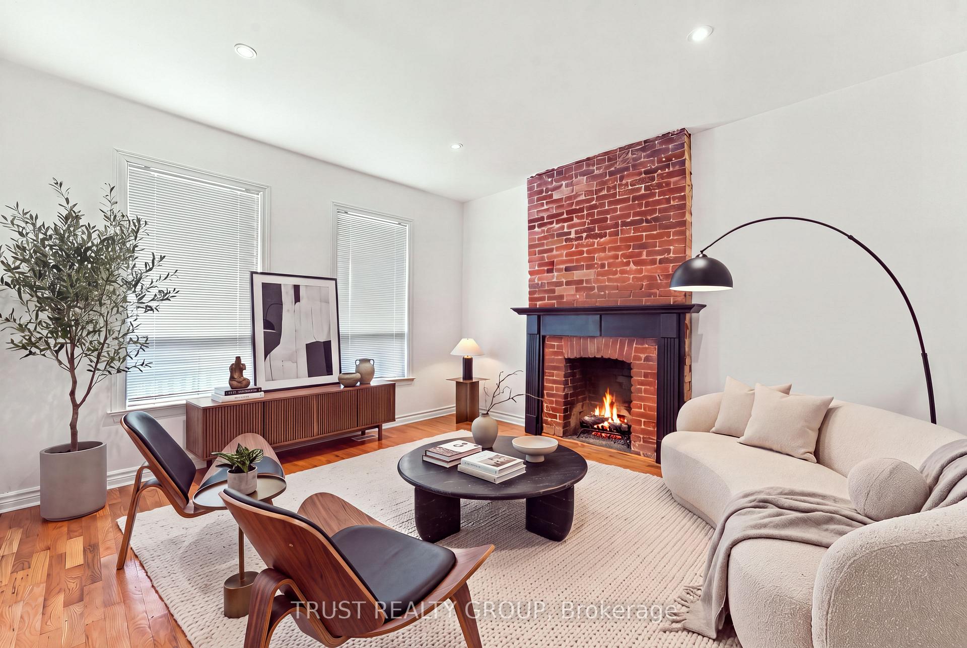 Photo 9 of Unit Main & Basement, 2279 Dundas Street W, Toronto, High Park-Swansea — HOMEH