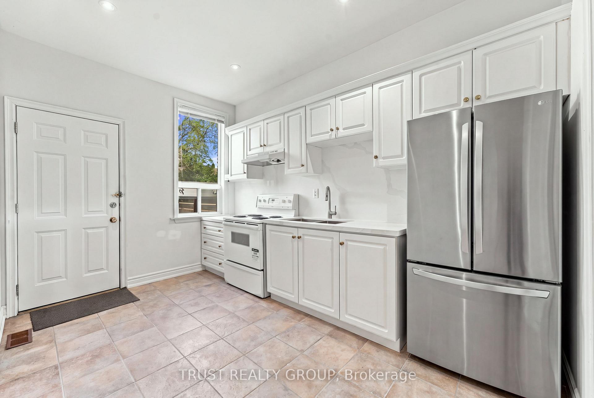 Photo 13 of Unit Main & Basement, 2279 Dundas Street W, Toronto, High Park-Swansea — HOMEH