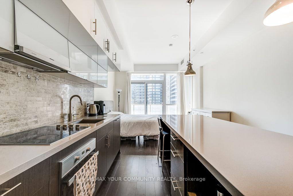 Photo 2 of Unit 1809, 8 Mercer Street, Toronto, Waterfront Communities — HOMEH