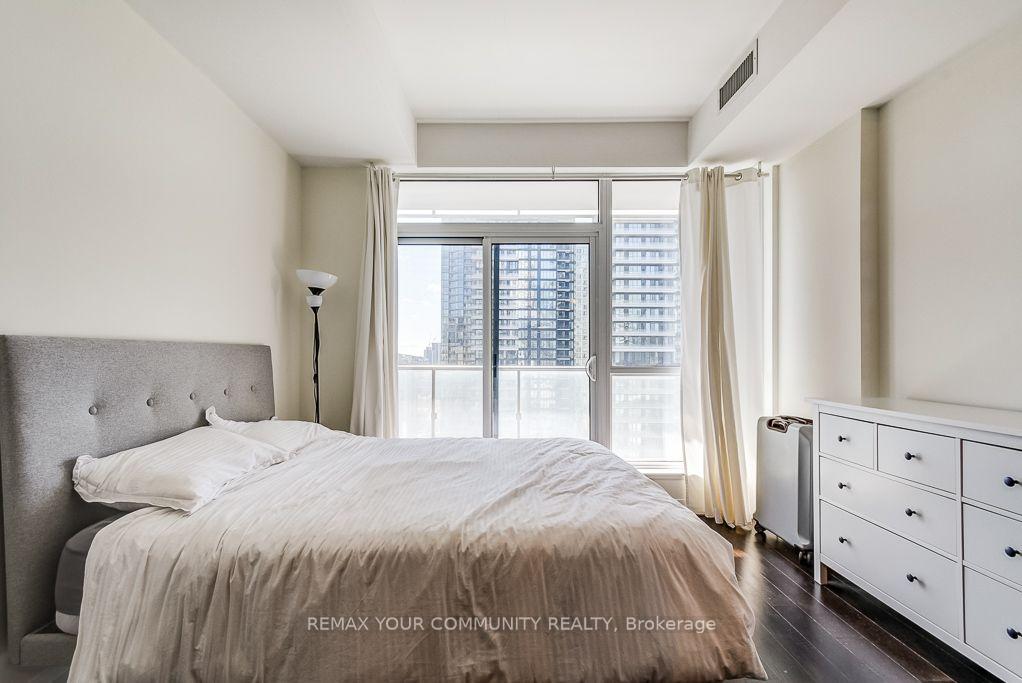Photo 5 of Unit 1809, 8 Mercer Street, Toronto, Waterfront Communities — HOMEH