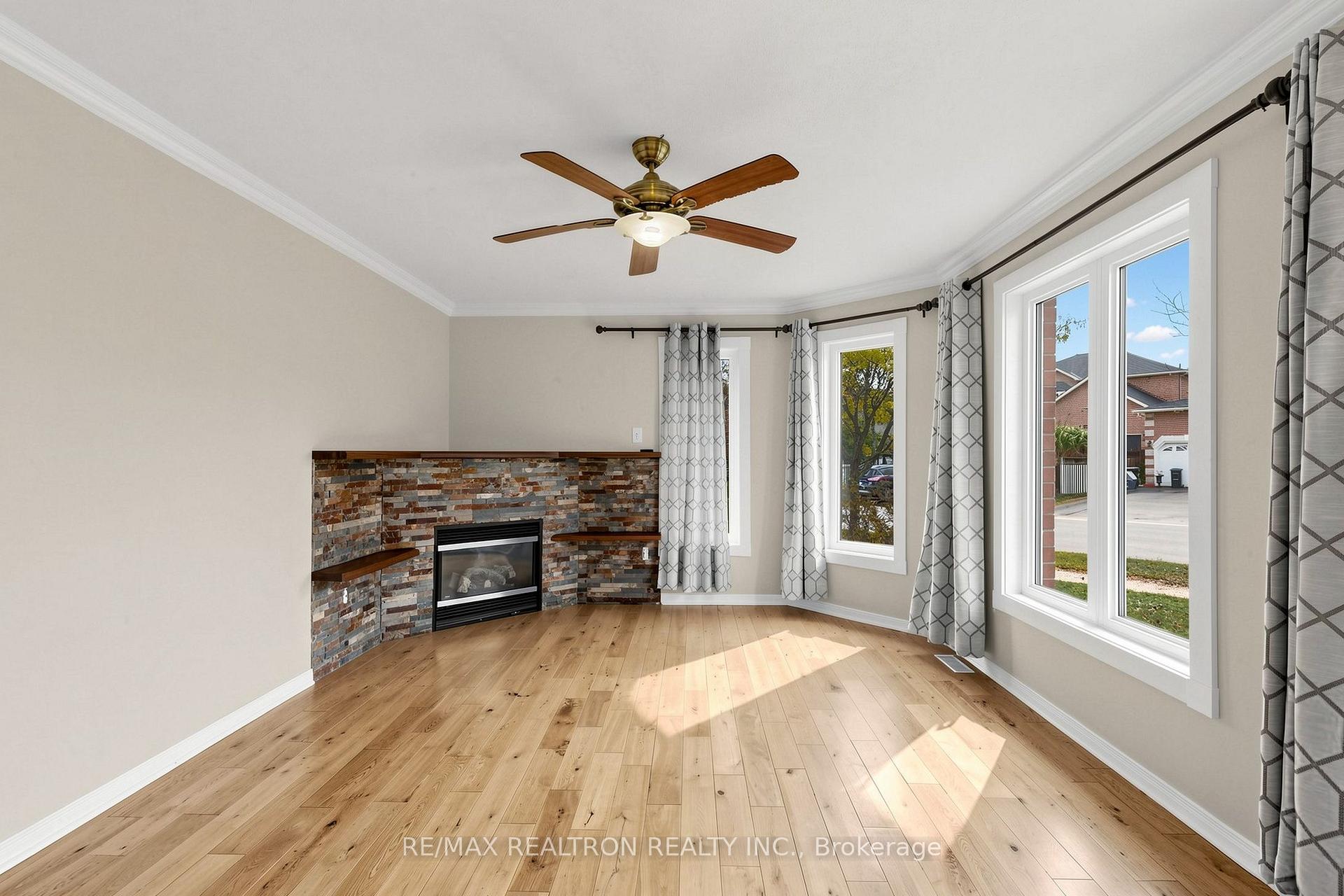 Photo 9 of 47 Birchwood Drive, Barrie, East Bayfield — HOMEH