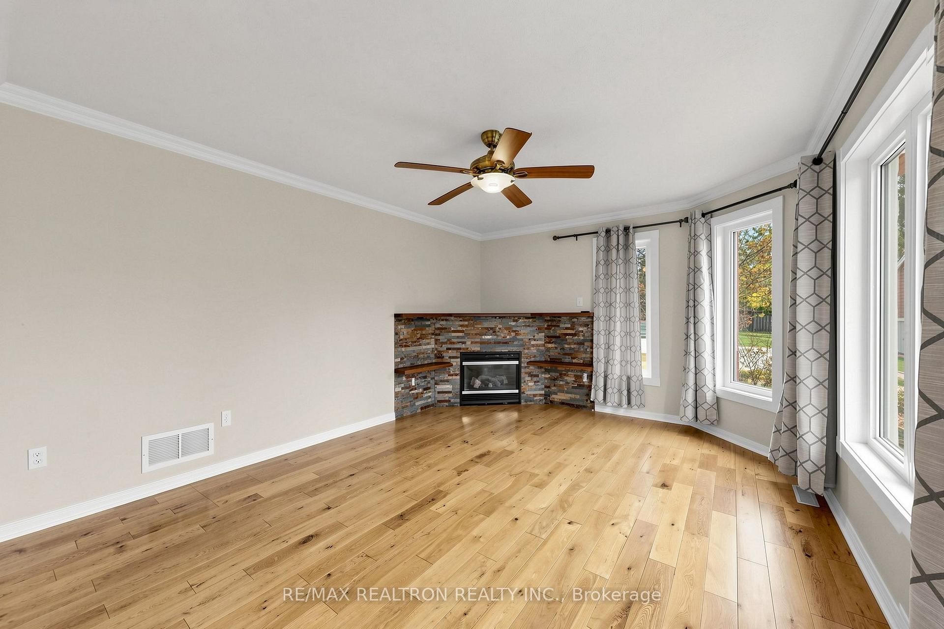 Photo 10 of 47 Birchwood Drive, Barrie, East Bayfield — HOMEH