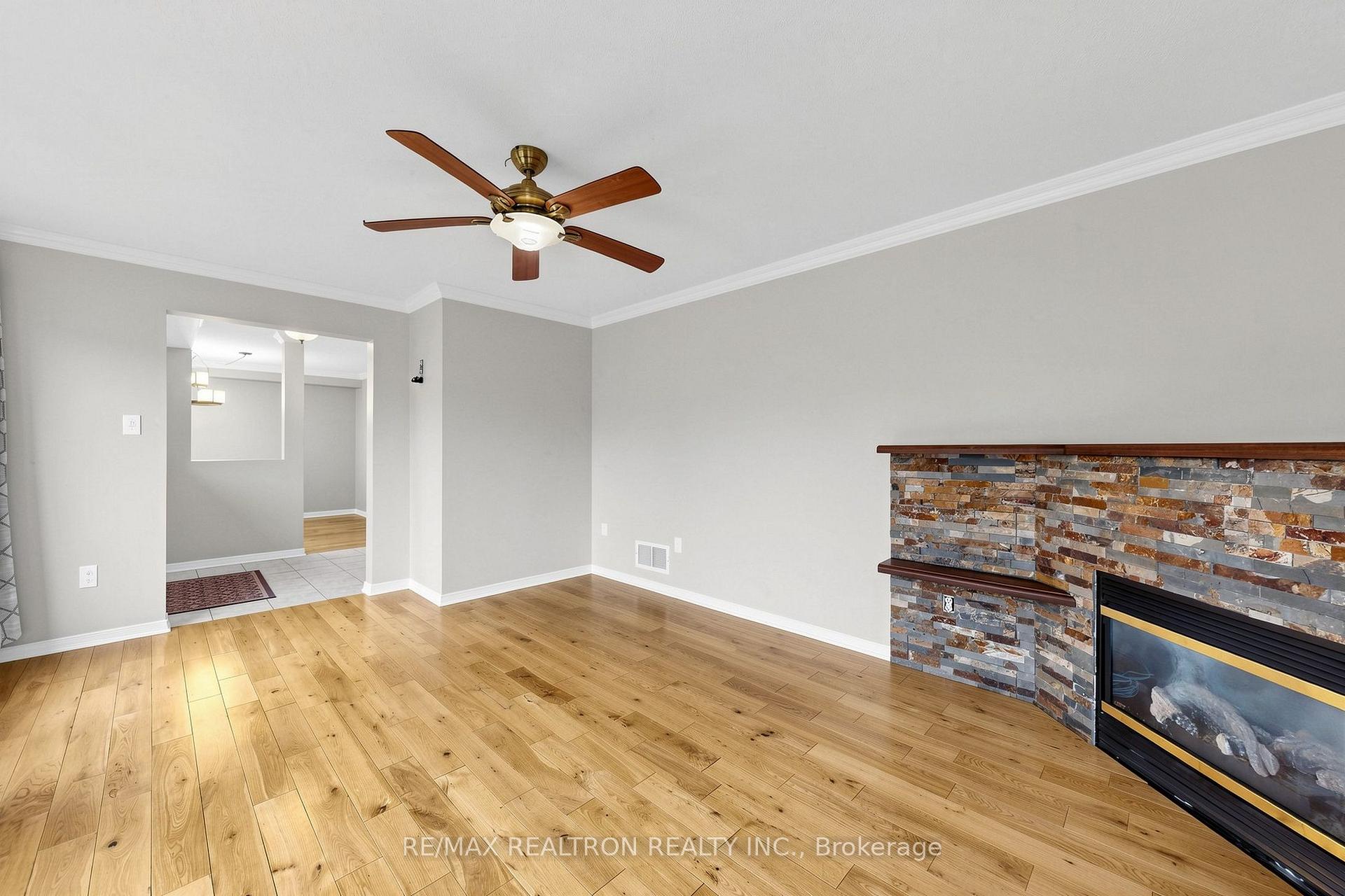 Photo 12 of 47 Birchwood Drive, Barrie, East Bayfield — HOMEH