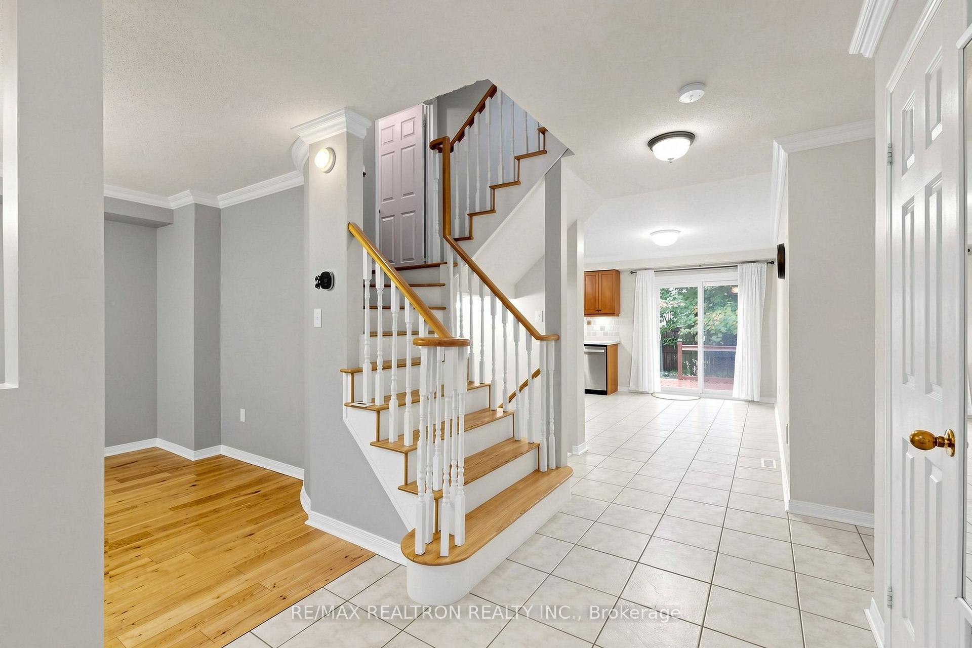 Photo 20 of 47 Birchwood Drive, Barrie, East Bayfield — HOMEH