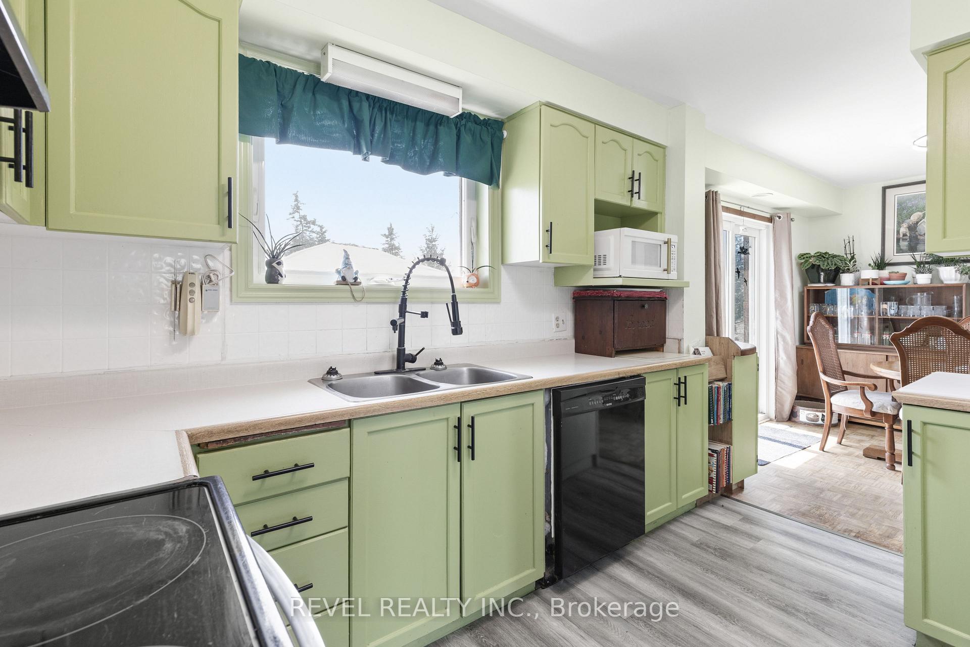 Photo 9 of 1038 Cresswell Road, Kawartha Lakes, Mariposa — HOMEH