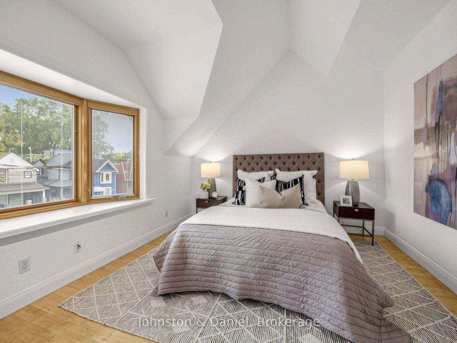 Photo 13 of 1810 Dundas Street E, Toronto, Greenwood-Coxwell — HOMEH