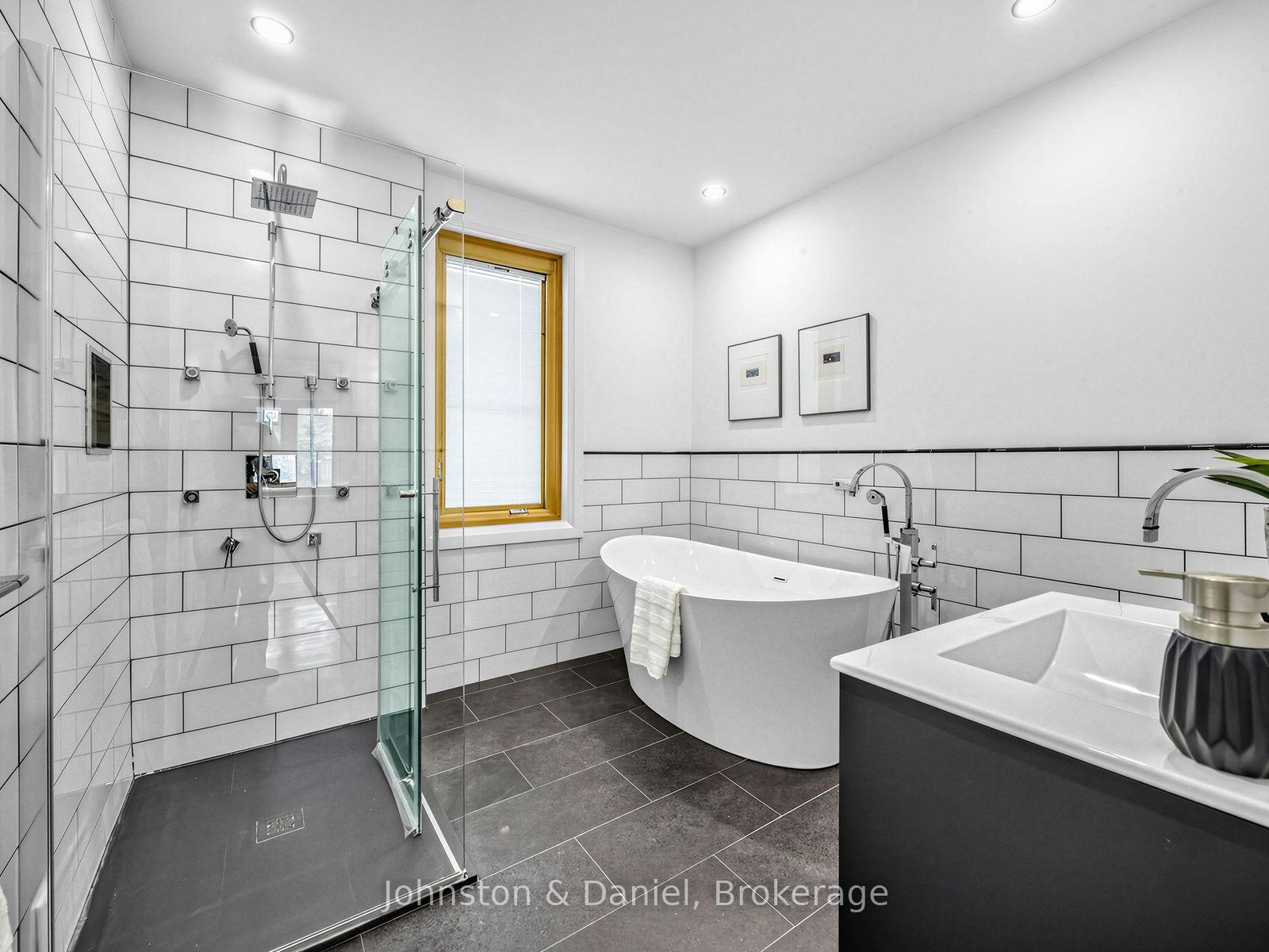 Photo 15 of 1810 Dundas Street E, Toronto, Greenwood-Coxwell — HOMEH