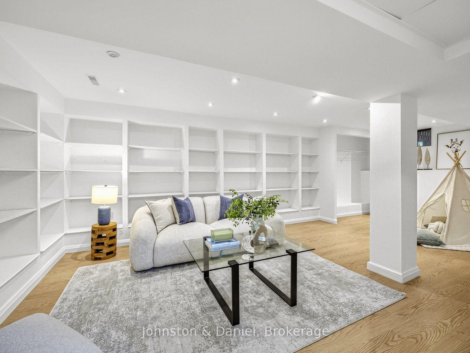 Photo 18 of 1810 Dundas Street E, Toronto, Greenwood-Coxwell — HOMEH