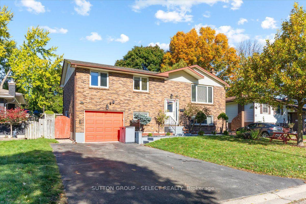 Photo 2 of 73 Gablewood Crescent, London, North F — HOMEH