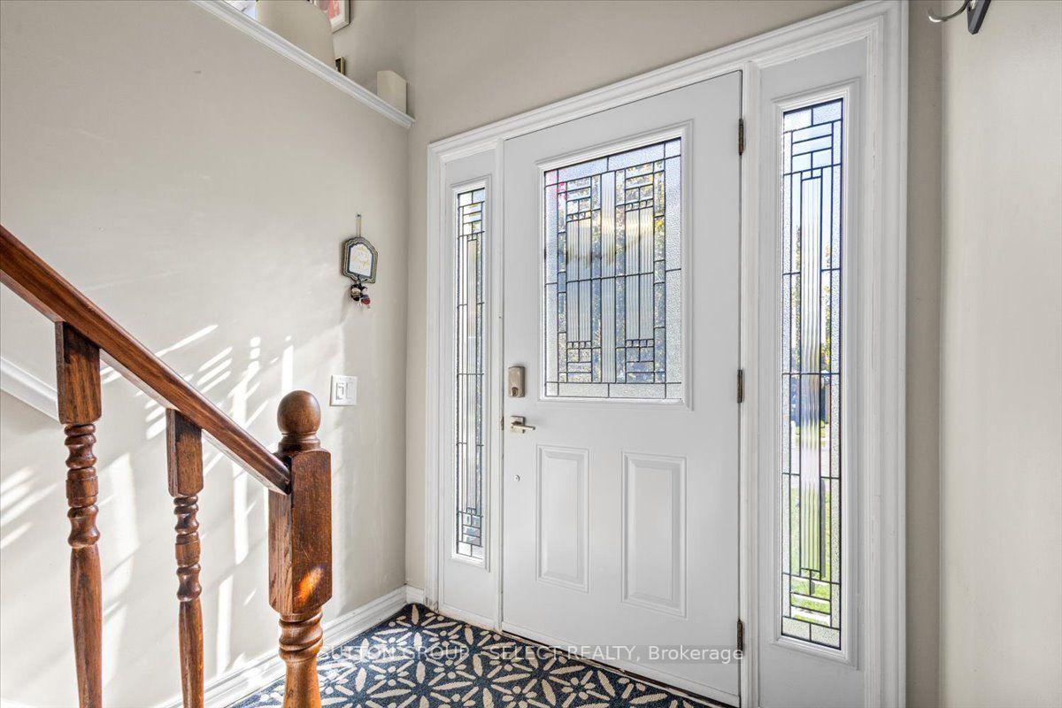 Photo 3 of 73 Gablewood Crescent, London, North F — HOMEH
