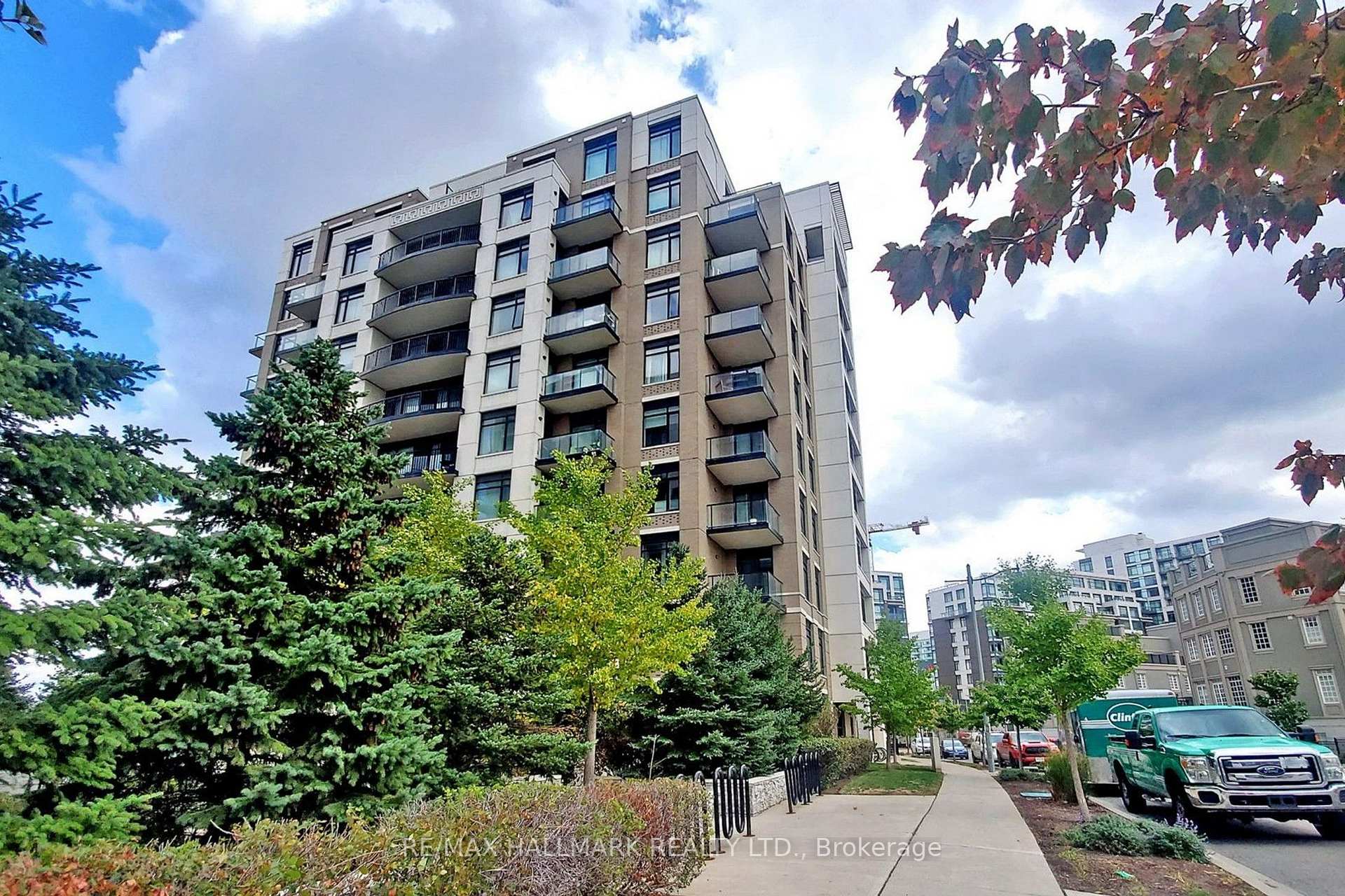 Photo 3 of Unit 610, 111 Upper Duke Crescent, Markham, Unionville — HOMEH