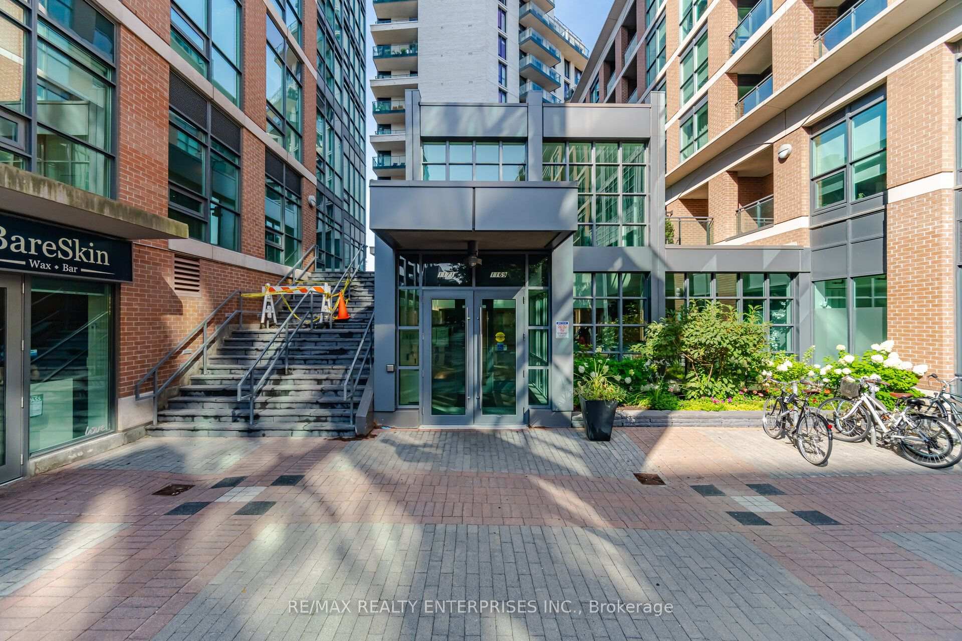 Photo 2 of Unit 608, 1169 Queen Street W, Toronto, Little Portugal — HOMEH