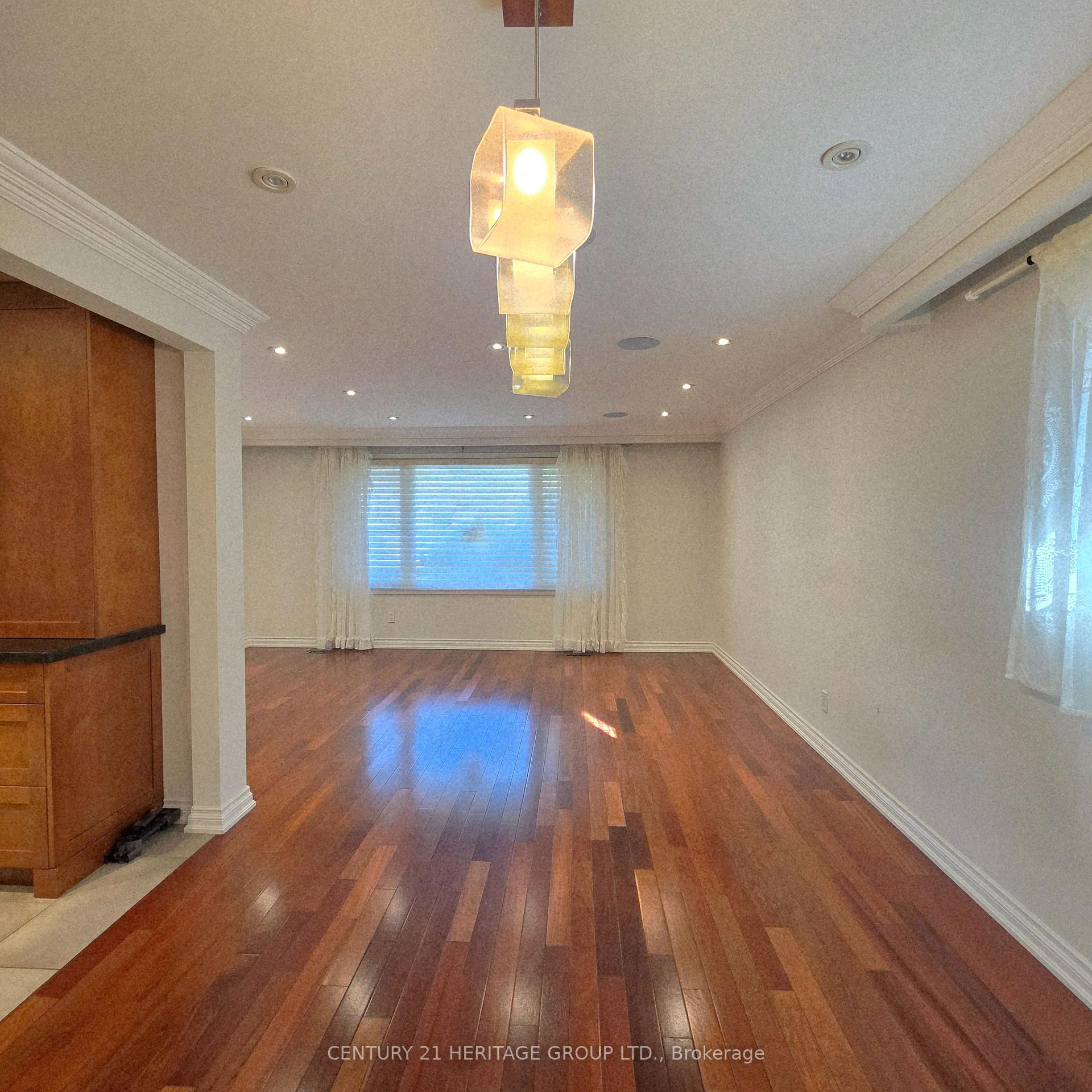 Photo 10 of 42 Fred Valley Drive, Markham, Unionville — HOMEH
