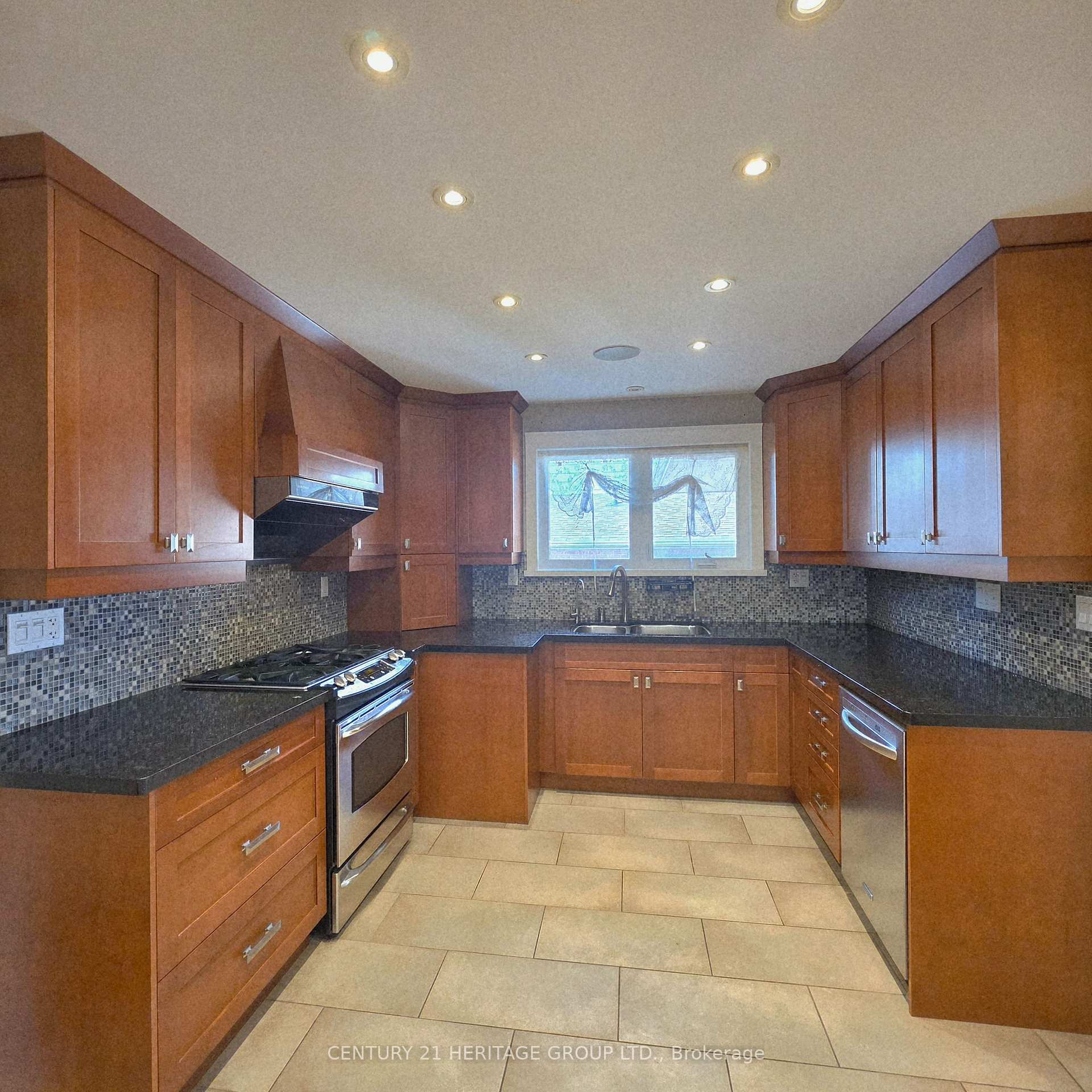 Photo 11 of 42 Fred Valley Drive, Markham, Unionville — HOMEH