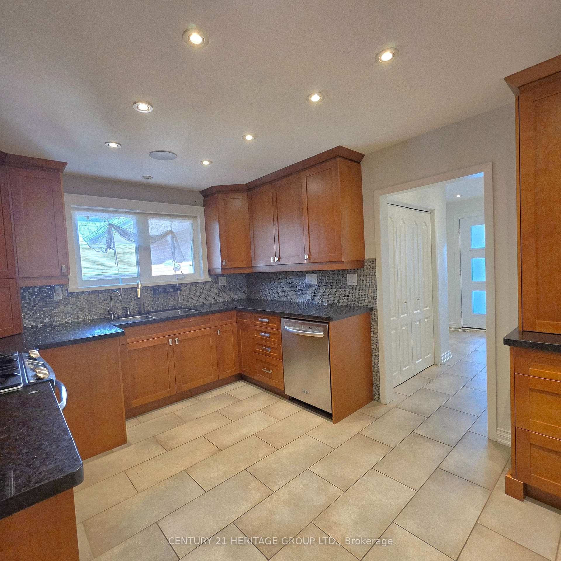 Photo 12 of 42 Fred Valley Drive, Markham, Unionville — HOMEH