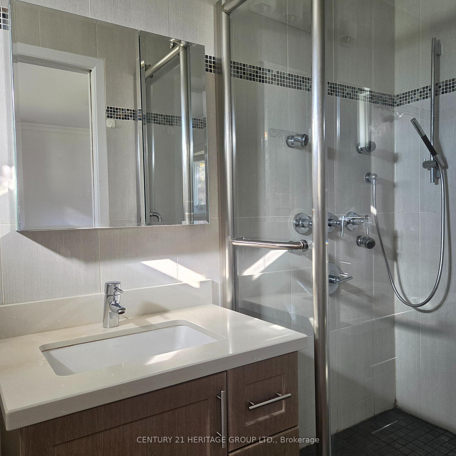 Photo 21 of 42 Fred Valley Drive, Markham, Unionville — HOMEH