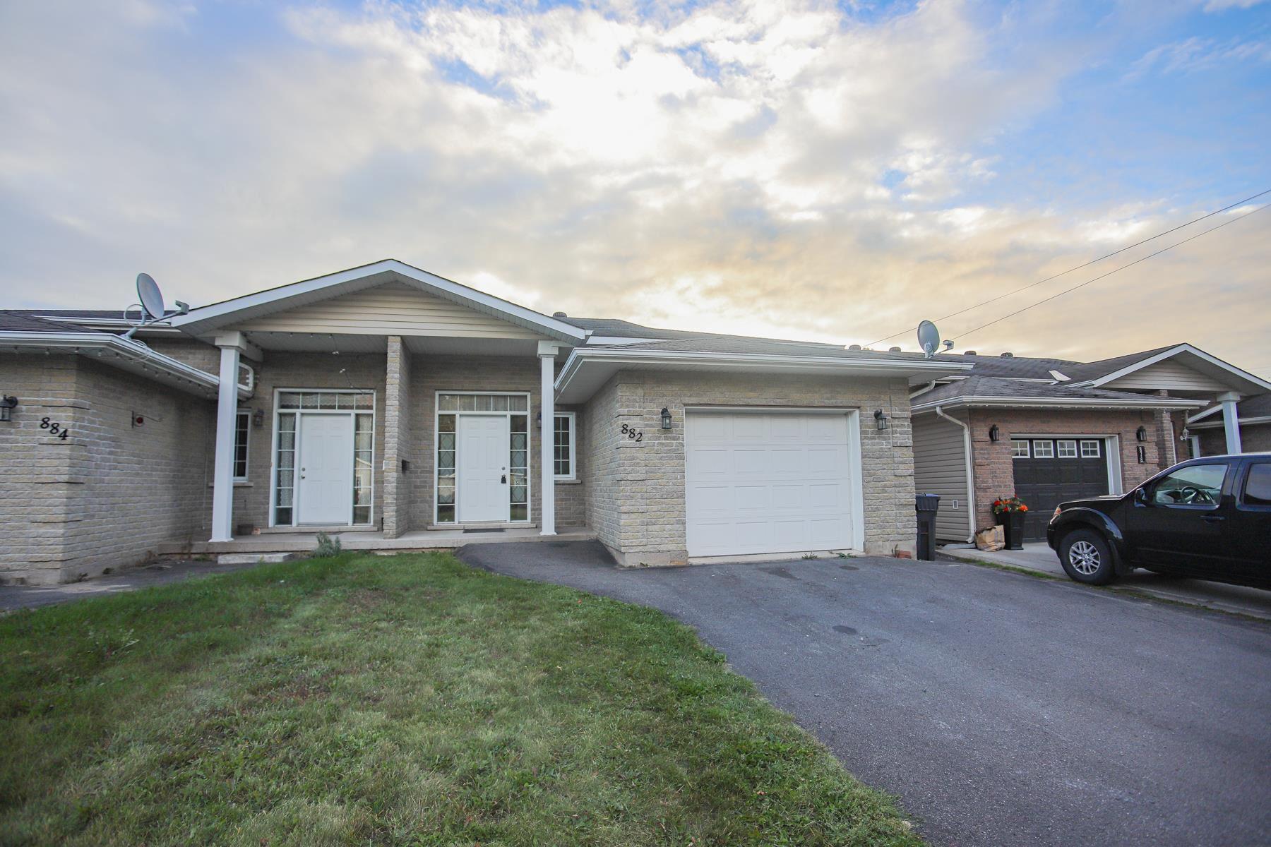 Photo 2 of 882 Pine Street, Sault Ste Marie, Ward 3 — HOMEH