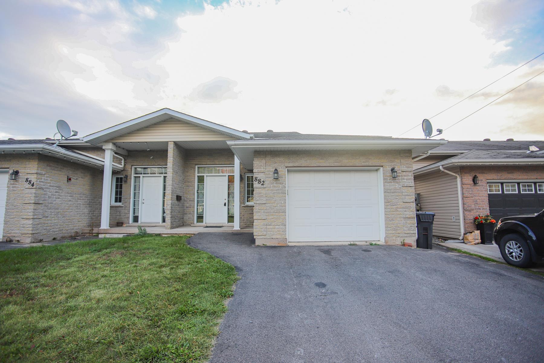 Photo 4 of 882 Pine Street, Sault Ste Marie, Ward 3 — HOMEH
