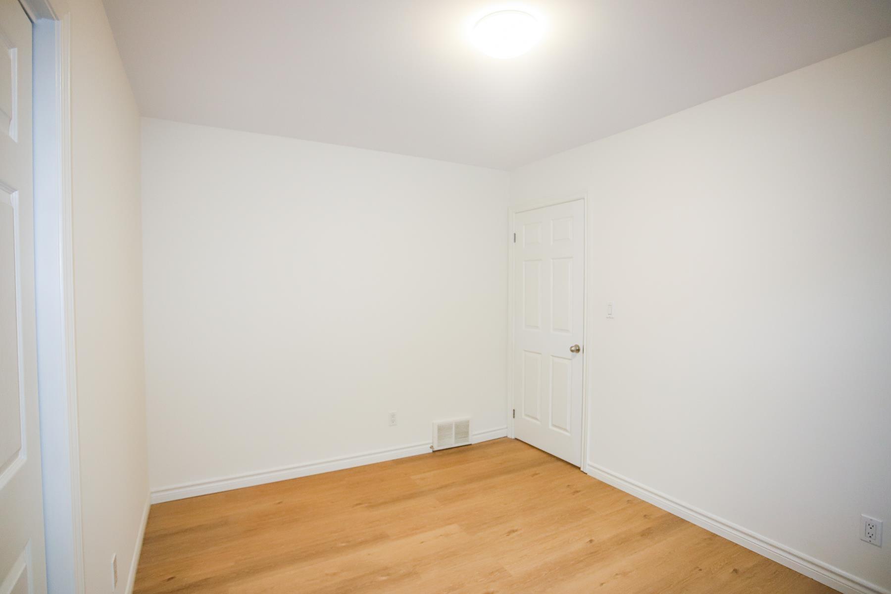 Photo 21 of 882 Pine Street, Sault Ste Marie, Ward 3 — HOMEH